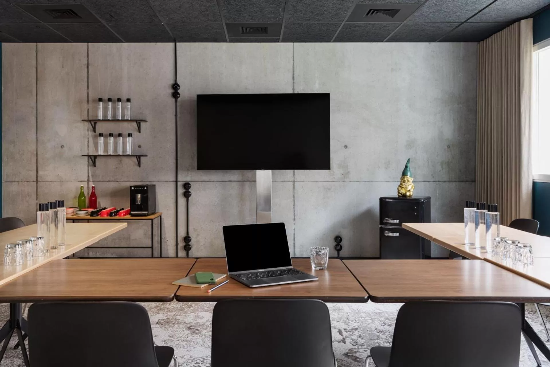 Meeting/conference room in ibis Styles Amiens Centre