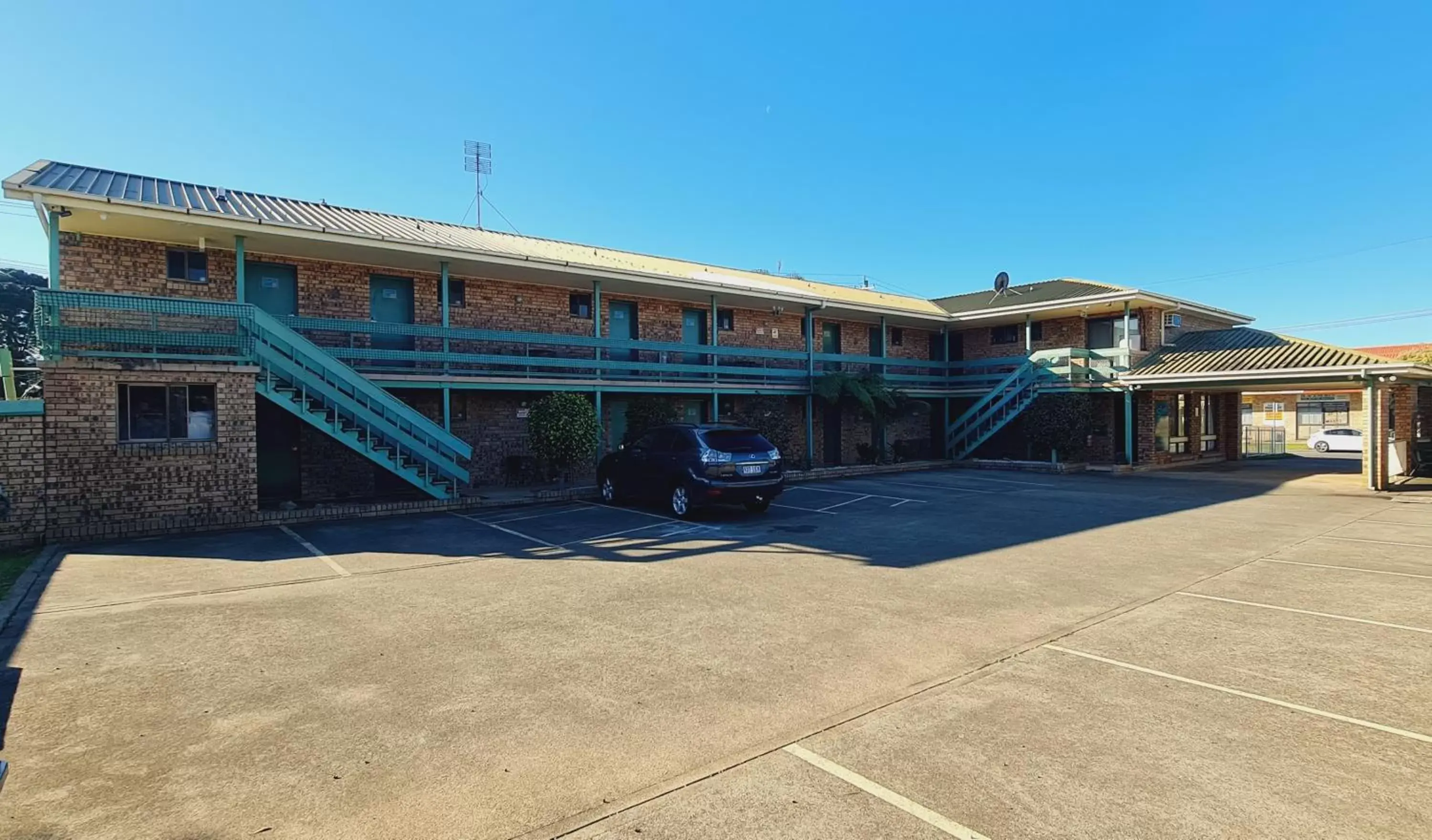 Parking, Property Building in The SIM - Sussex Inlet Motel