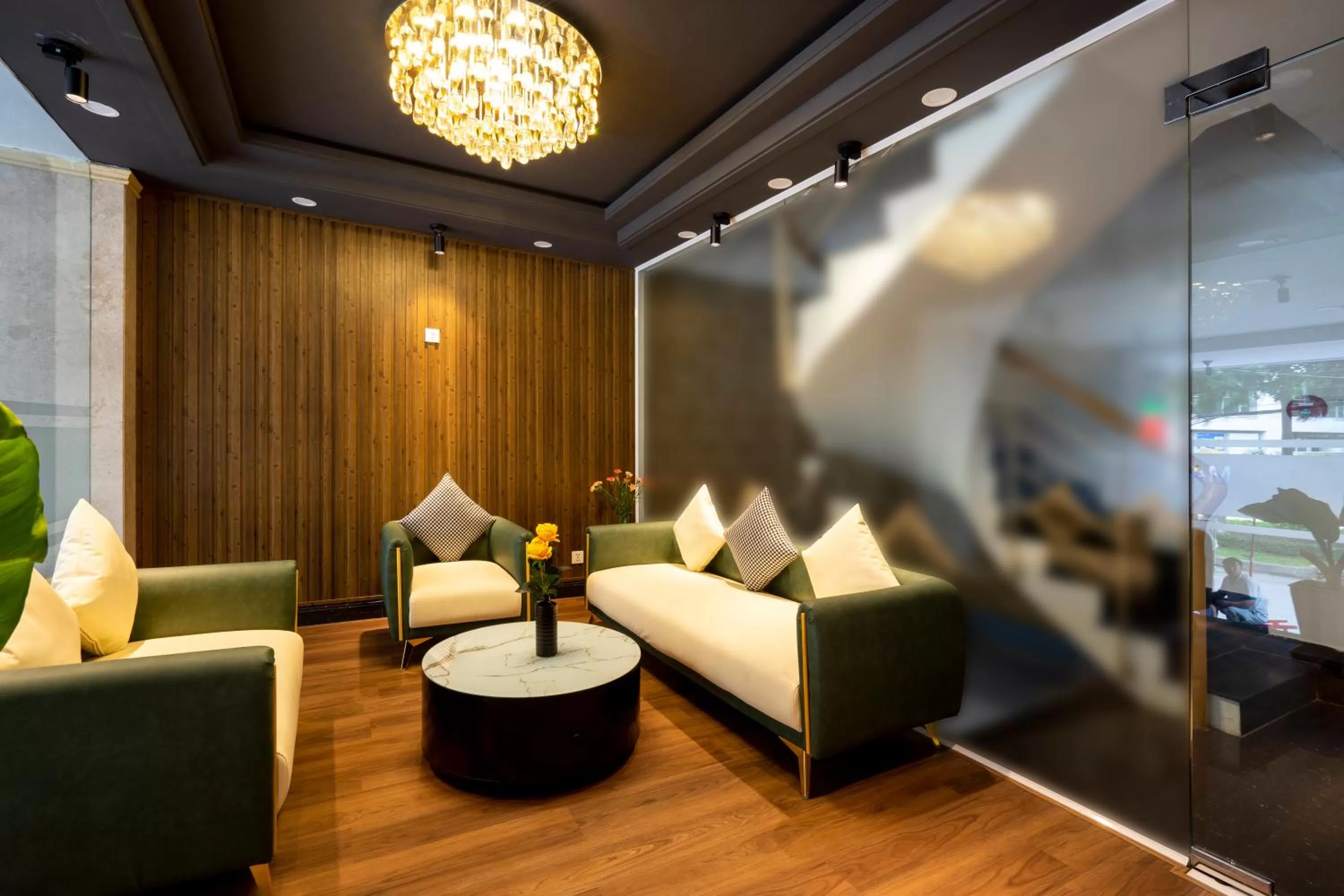 Property building in La Airport Tan Binh Hotel