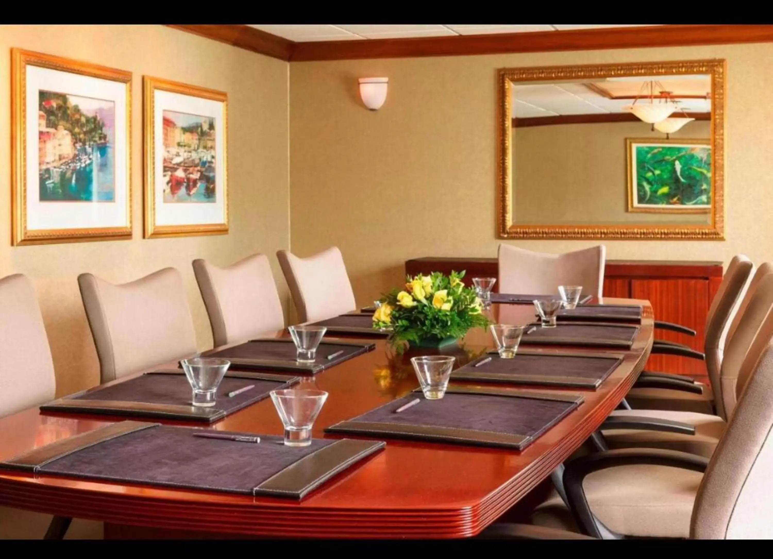 Meeting/conference room, Restaurant/Places to Eat in Wyndham Omaha Hotel - West Dodge