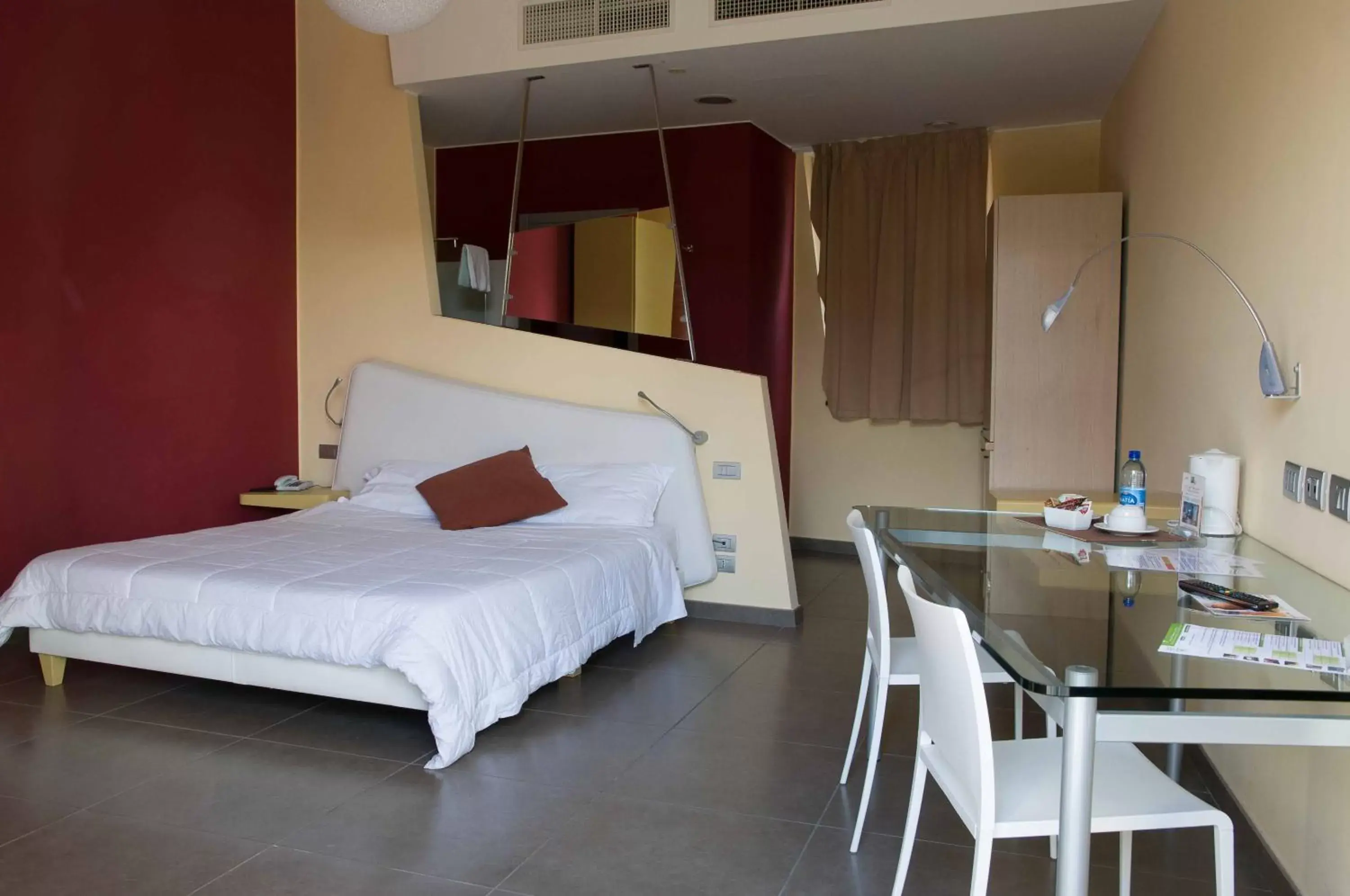 Bedroom, Bed in ibis Styles Catania Acireale