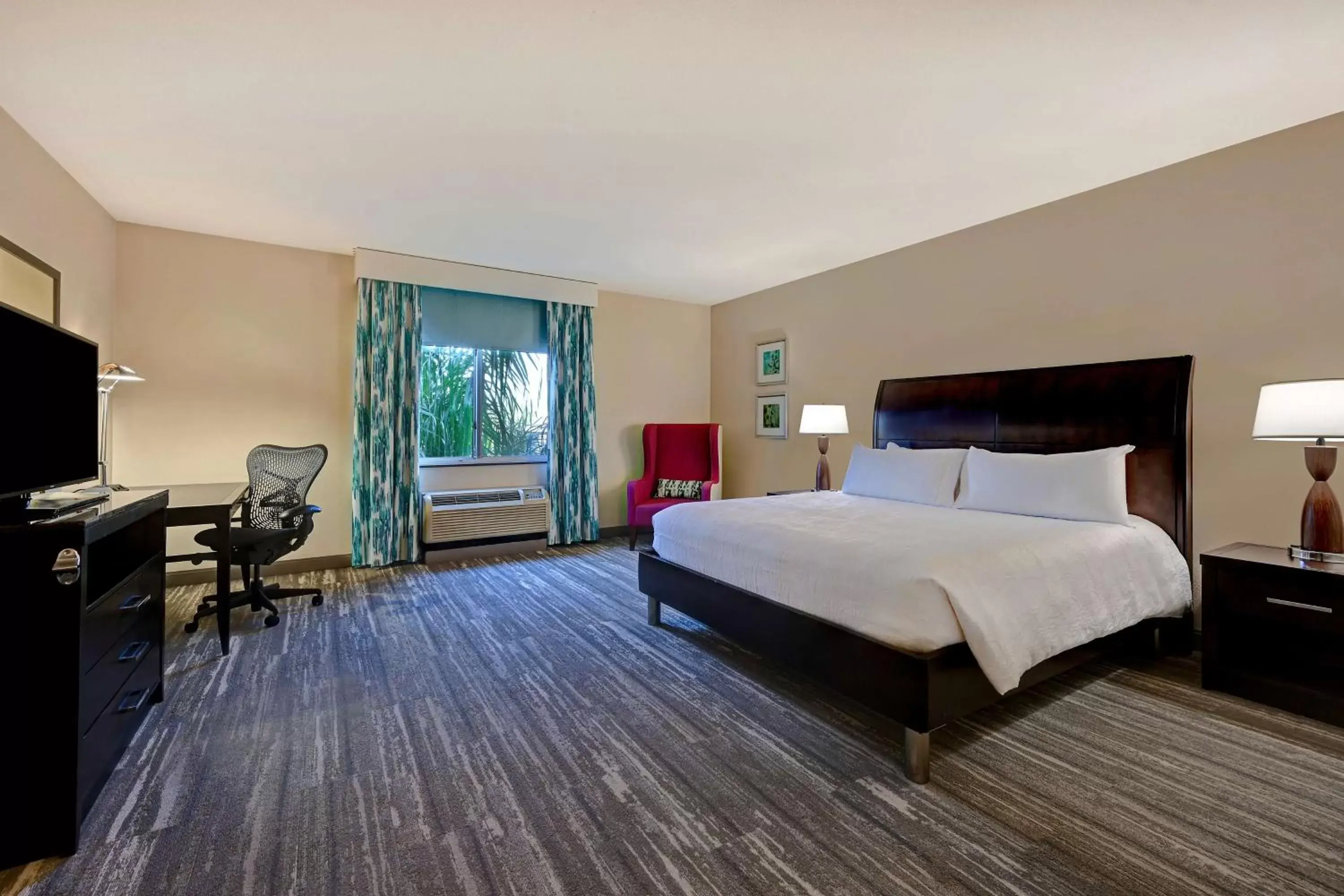 King Room with Roll-In Shower - Mobility/Hearing Accessible in Hilton Garden Inn San Bernardino King Room with Roll-In Shower - Mobility/Hearing Accessible in Hilton Garden Inn San Bernardino