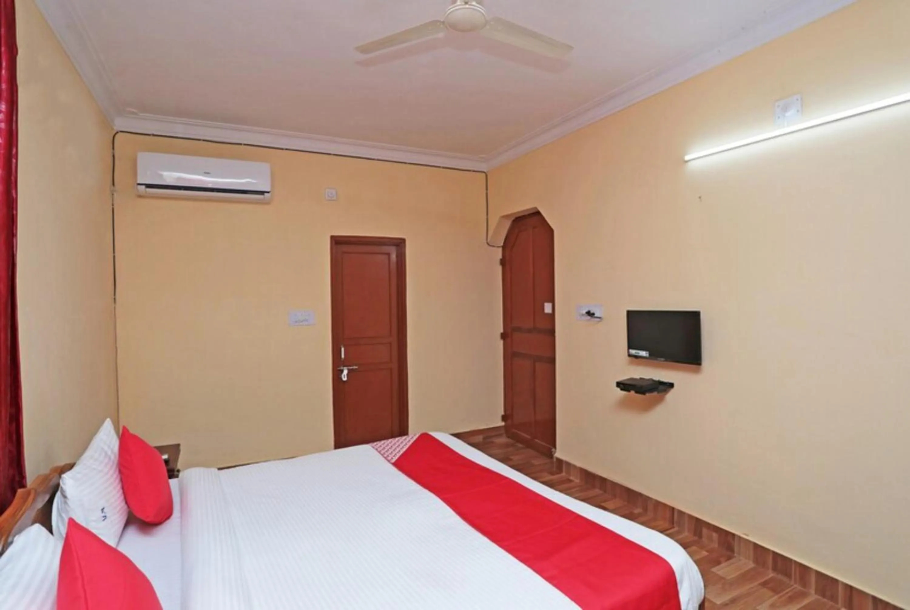 Bed in Goroomgo Pink Villa Guest House Bhubaneswar