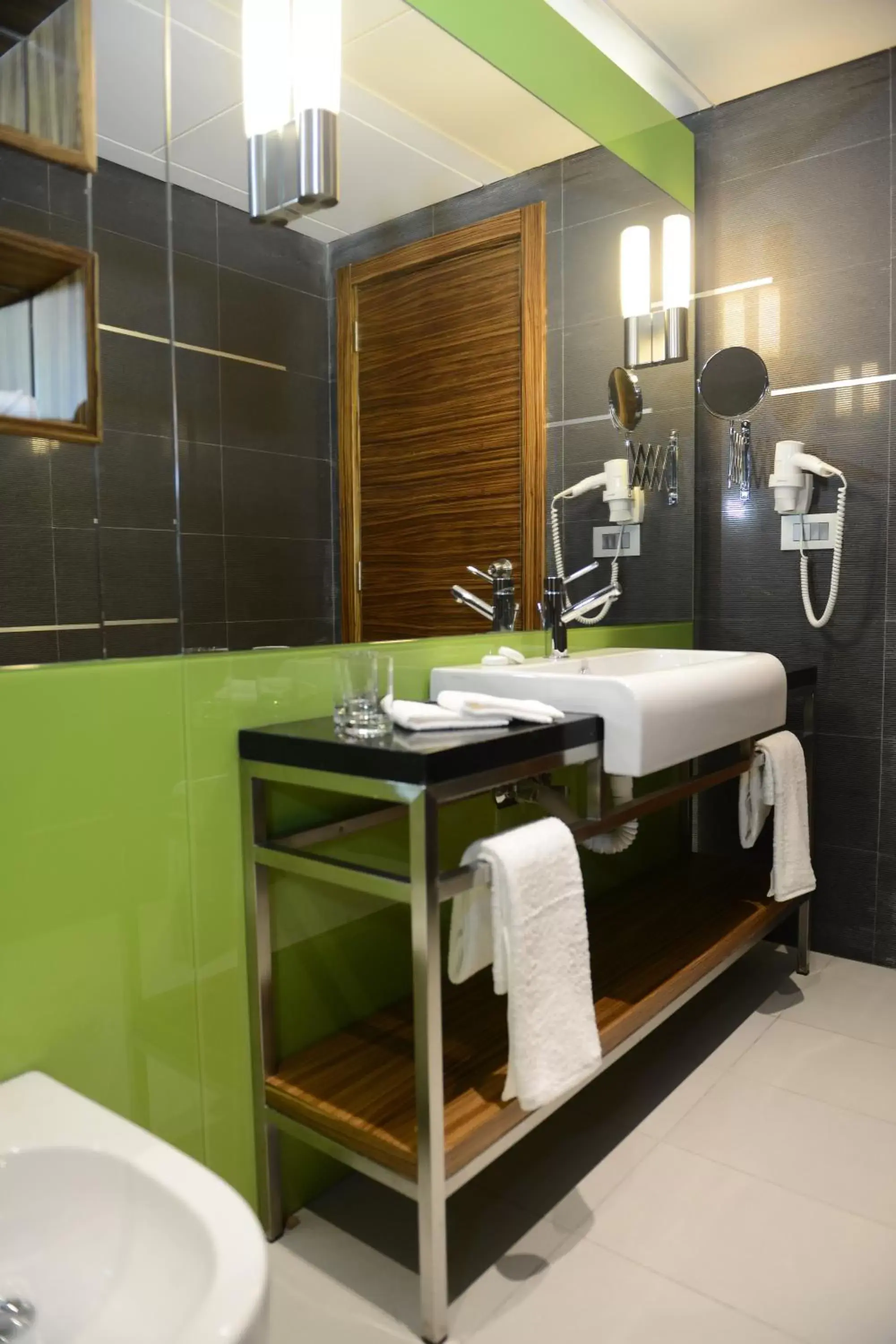 Bathroom in Warwick Stone 55 Hotel Beirut
