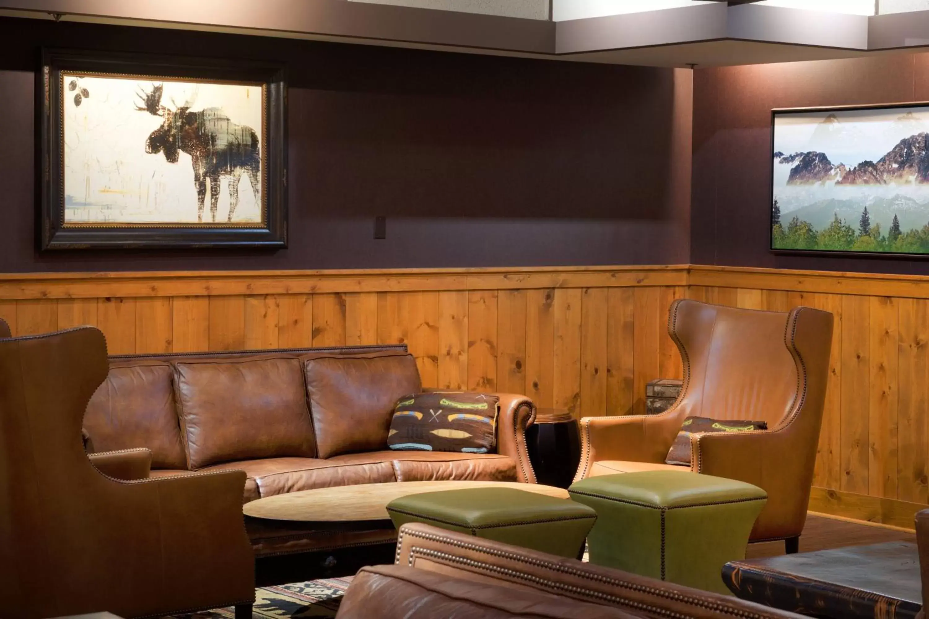 Lounge or bar, Seating Area in Sheraton Anchorage Hotel