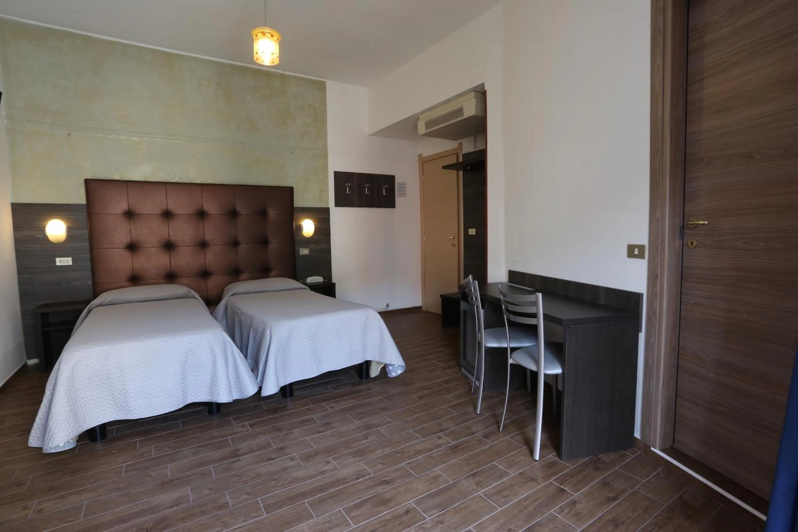 Photo of the whole room, Bed in Hotel Piola