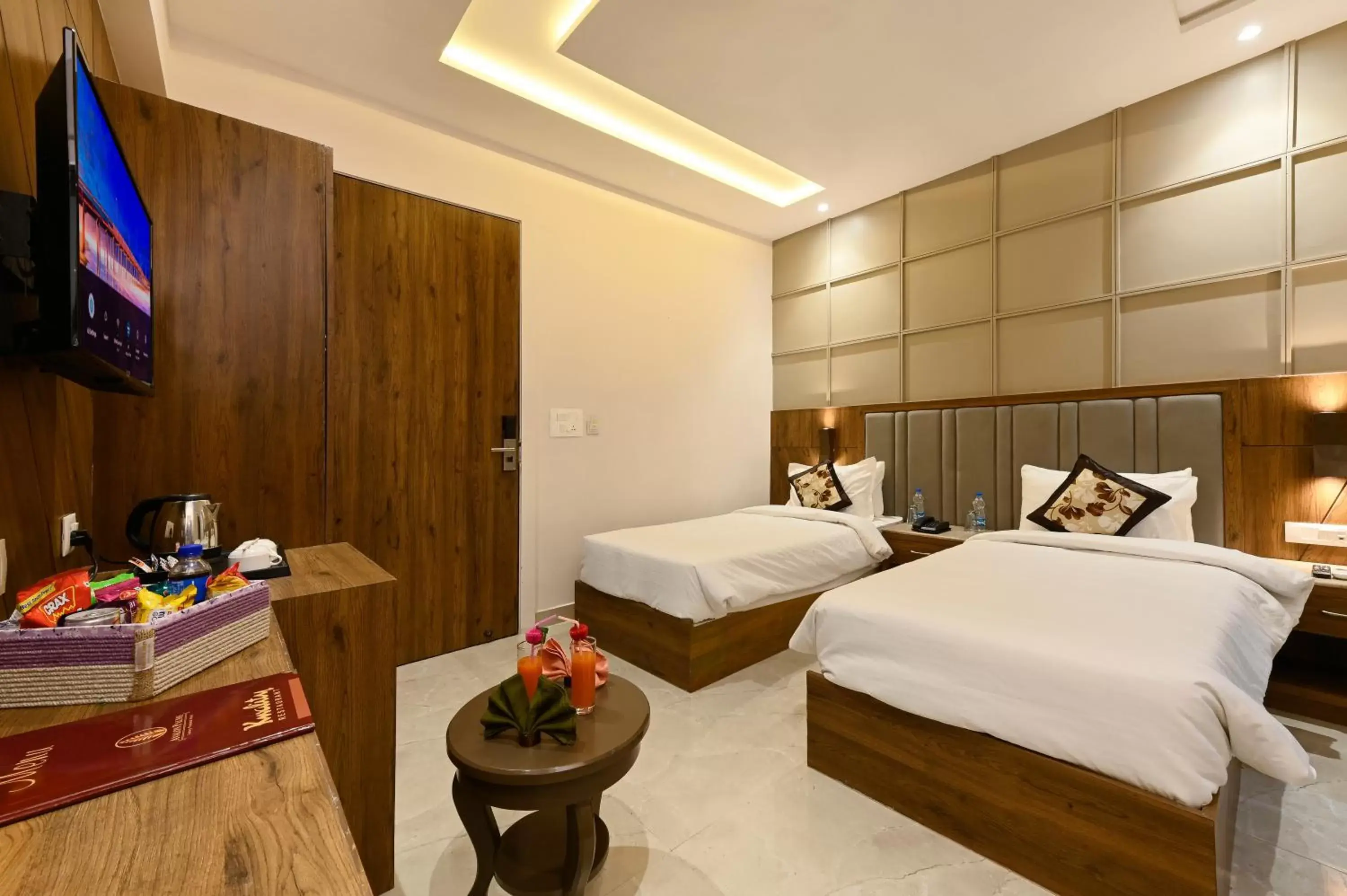 Bedroom in Hotel Avalon Palms Agra