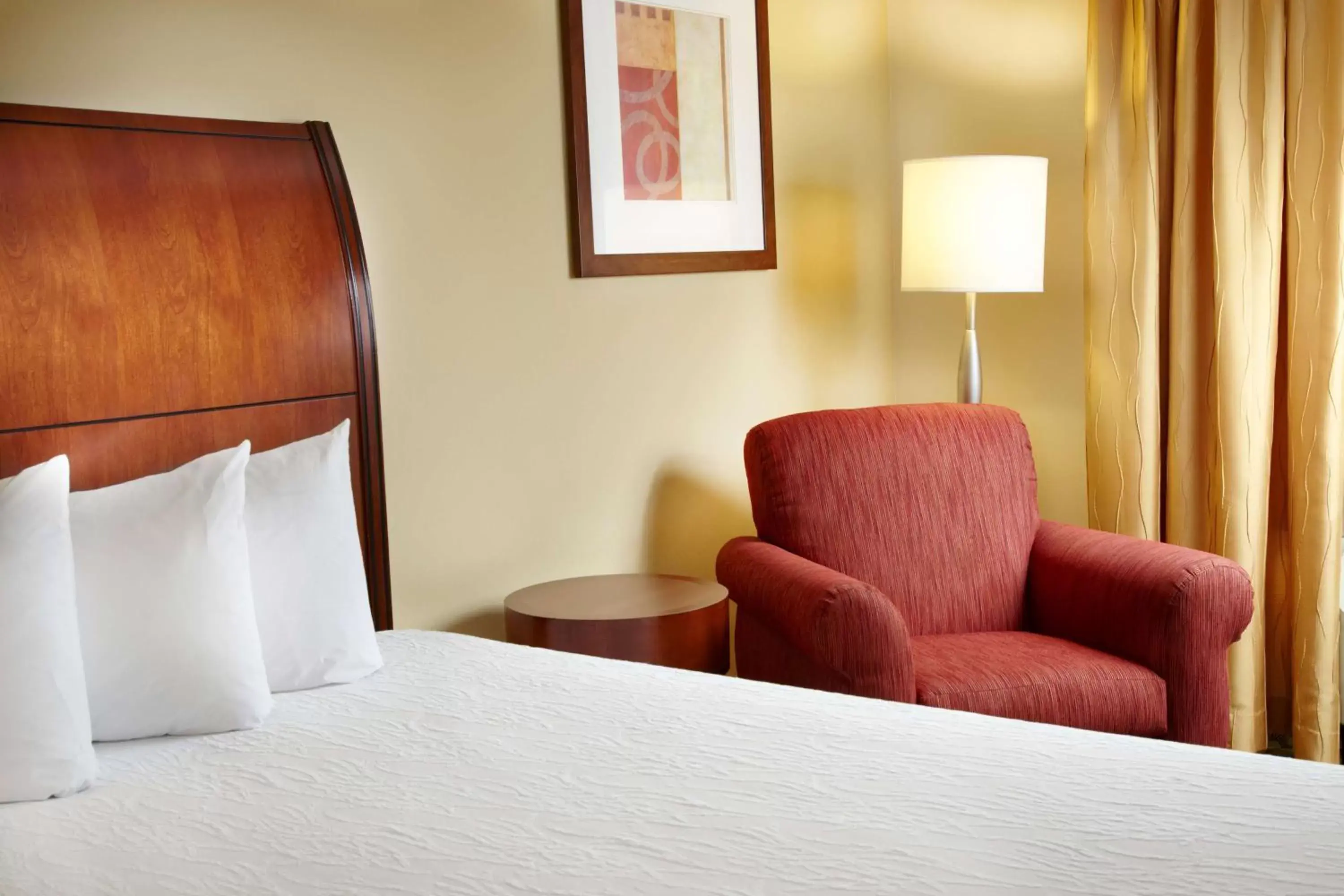 Bed in Hilton Garden Inn Dallas Arlington