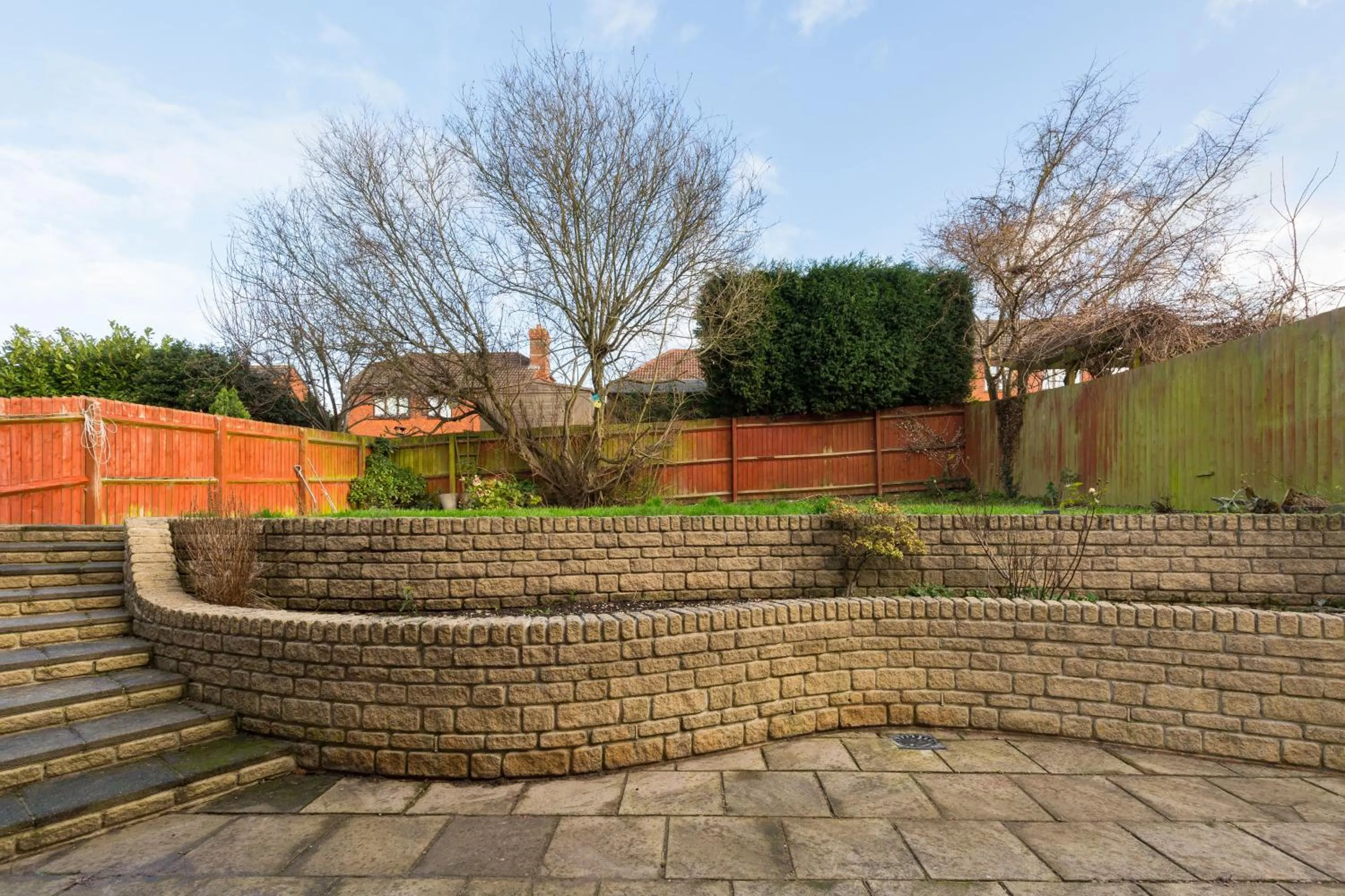 Garden in Drayton Manor House FREE parking