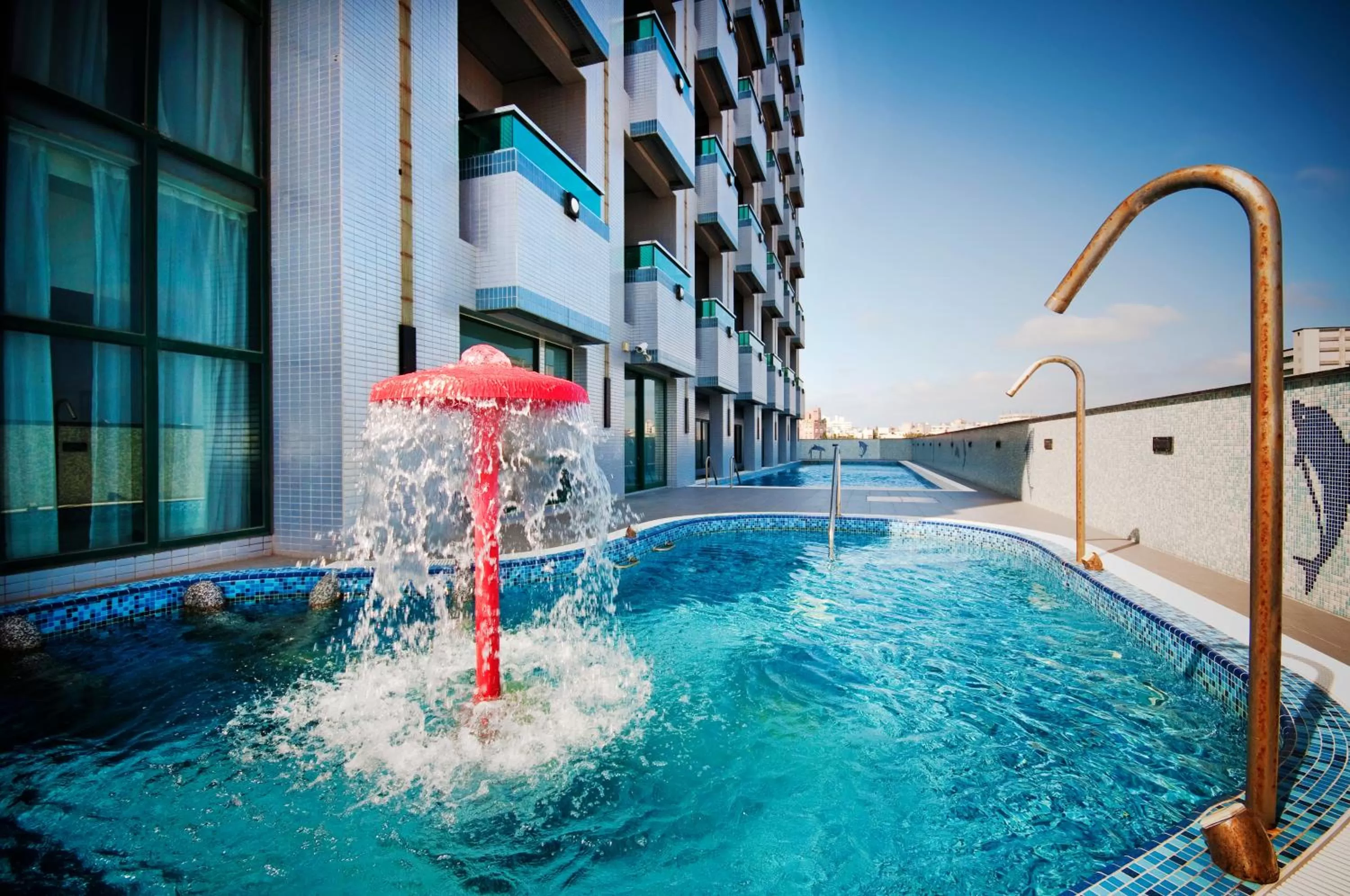Swimming pool in Yaling Hotel
