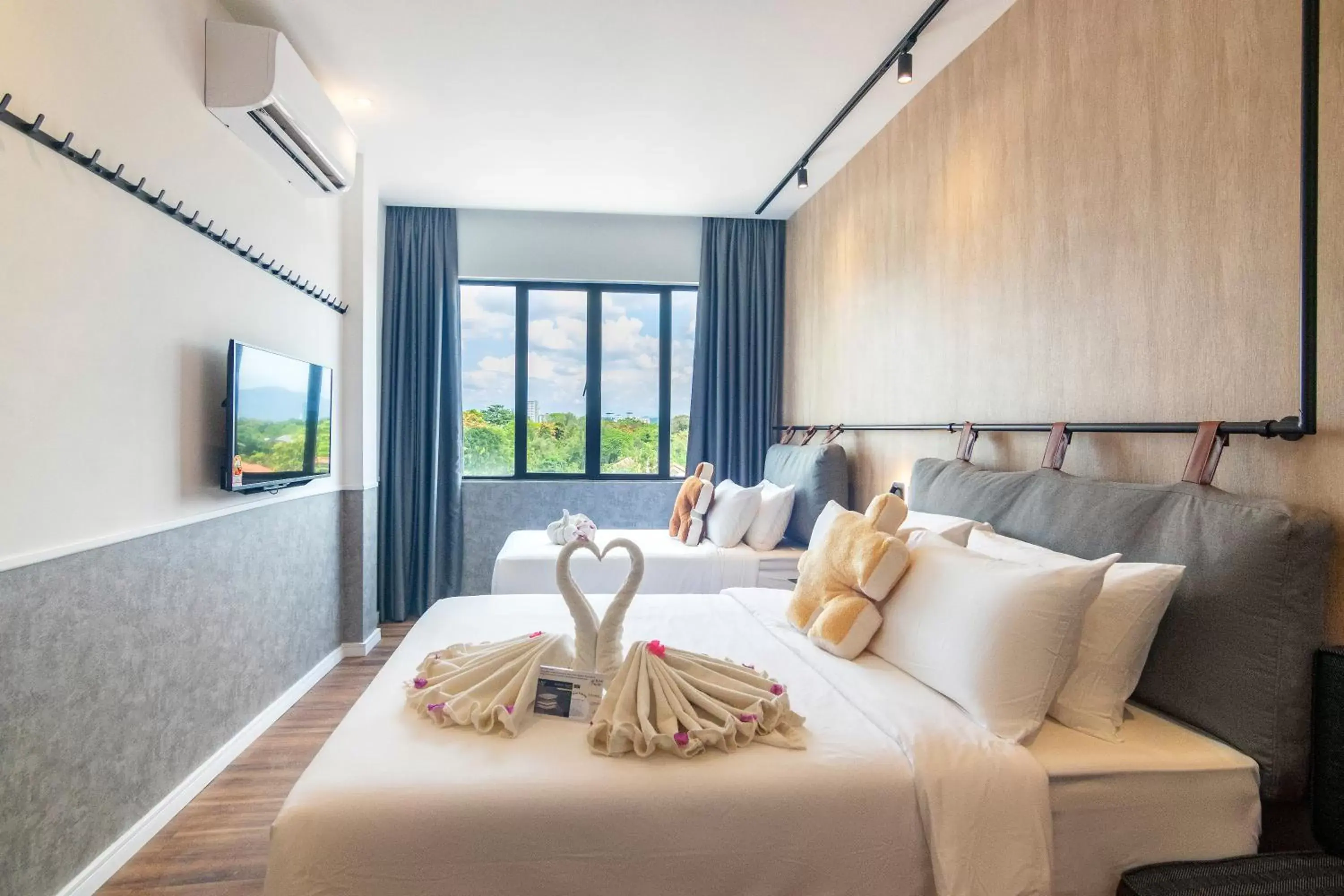 Photo of the whole room, Bed in Bagan Suite Photo of the whole room, Bed in Bagan Suite