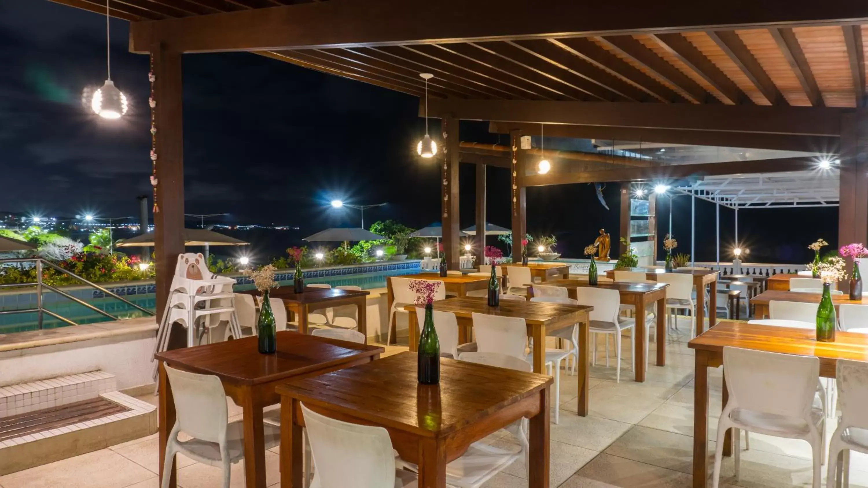 Restaurant/Places to Eat in Kristie Resort Natal Hotel