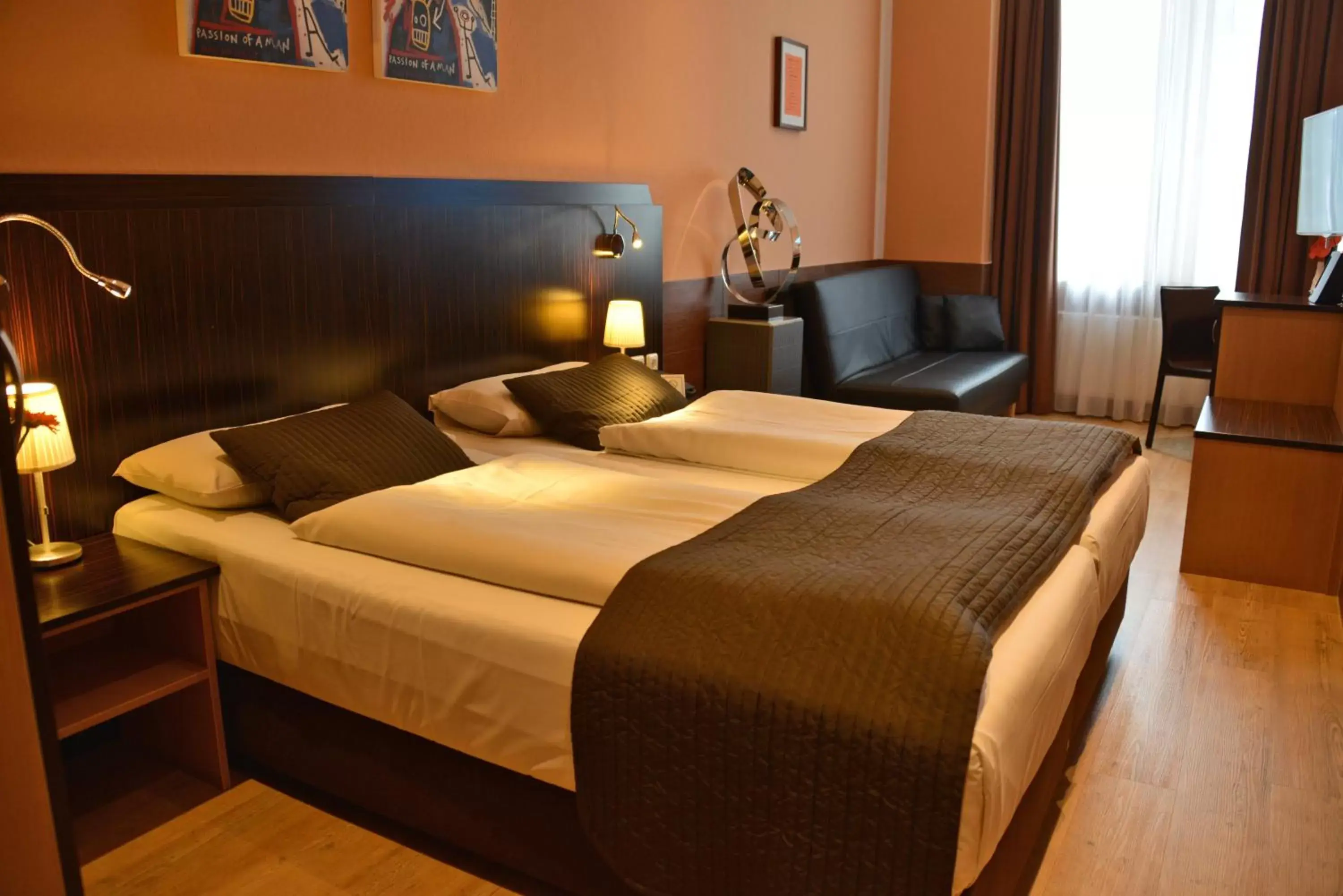 Bed in Arthotel Munich