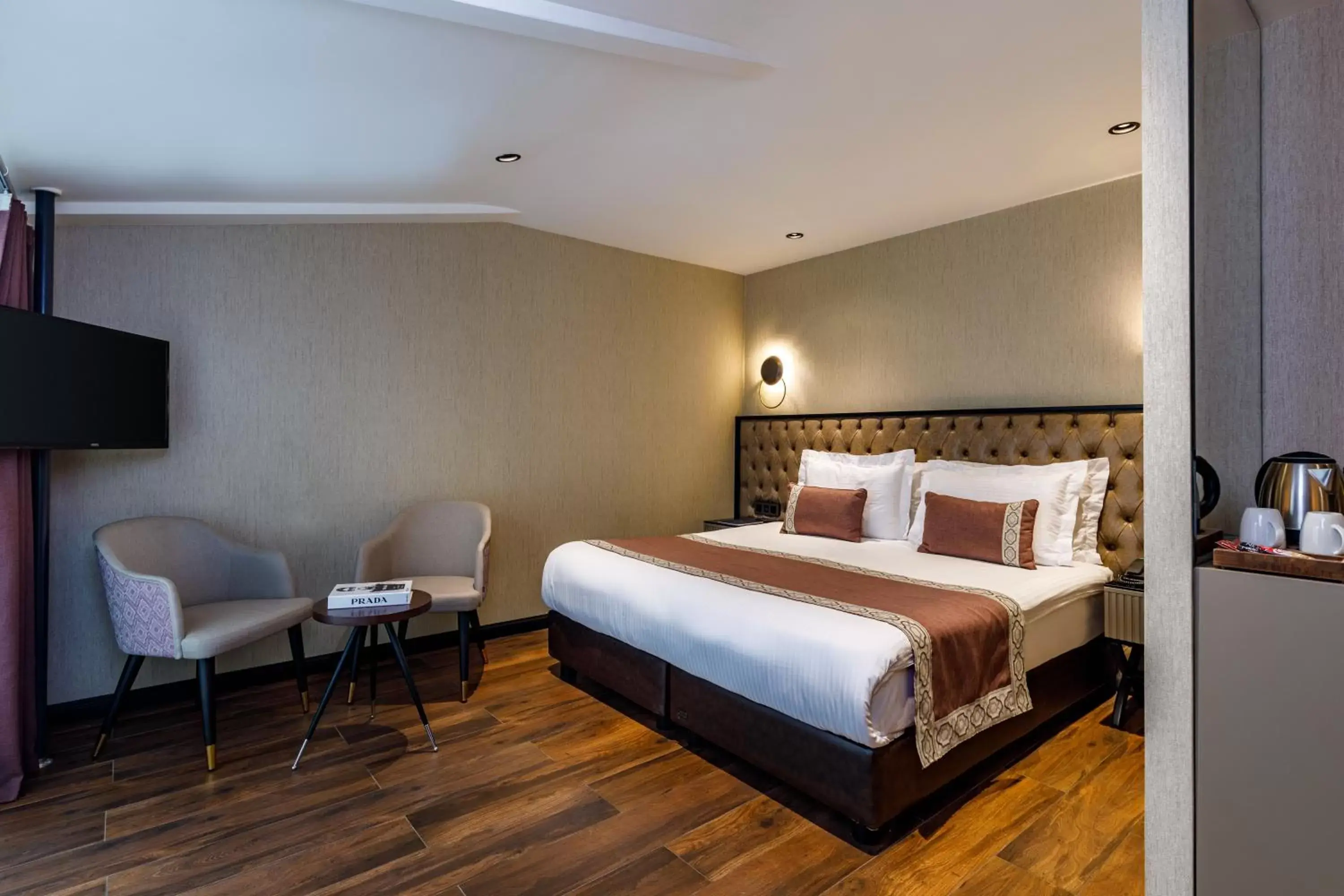 Bedroom, Bed in Euro Design Hotel
