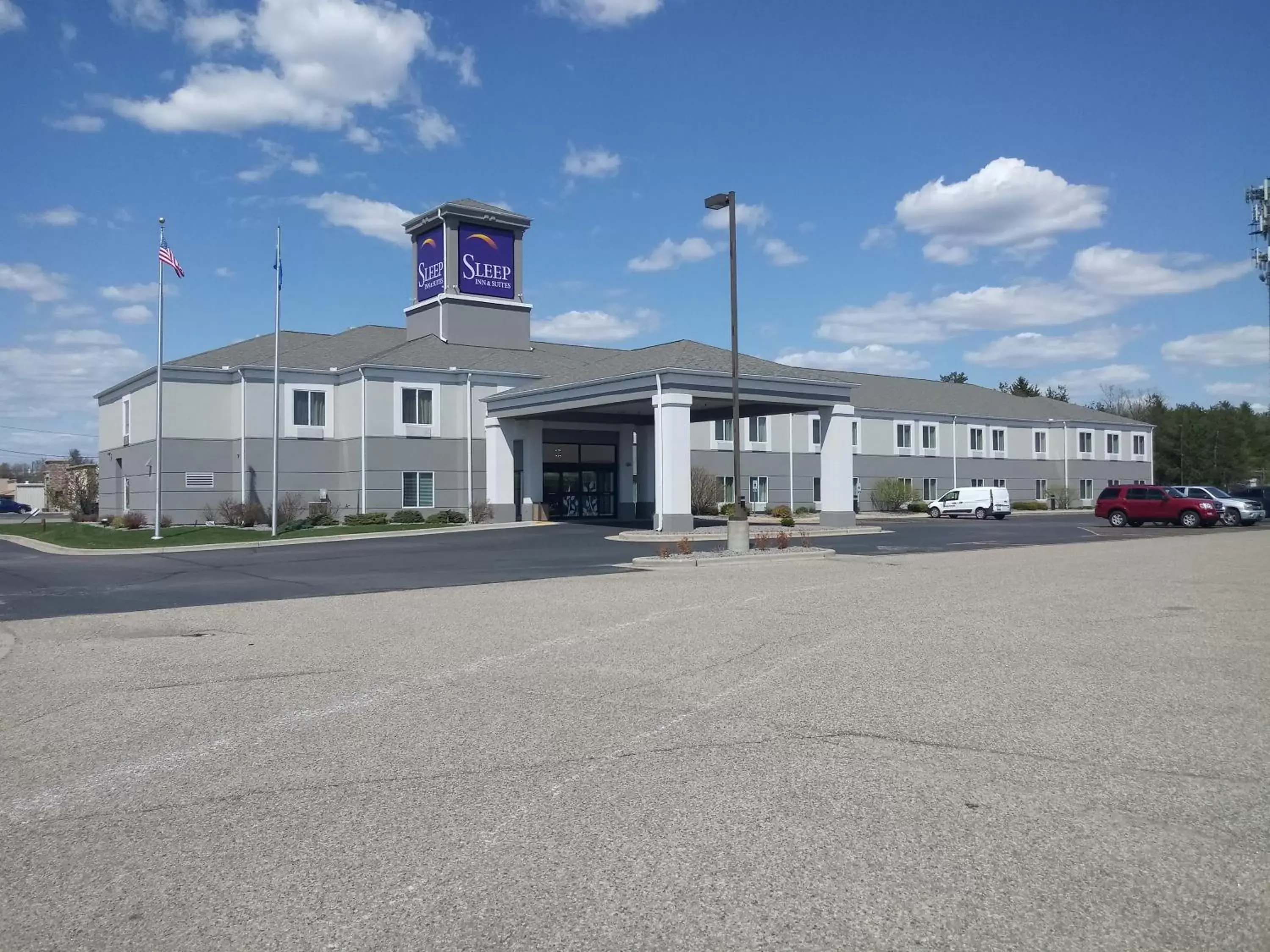 Property Building in Sleep Inn & Suites Wisconsin Rapids