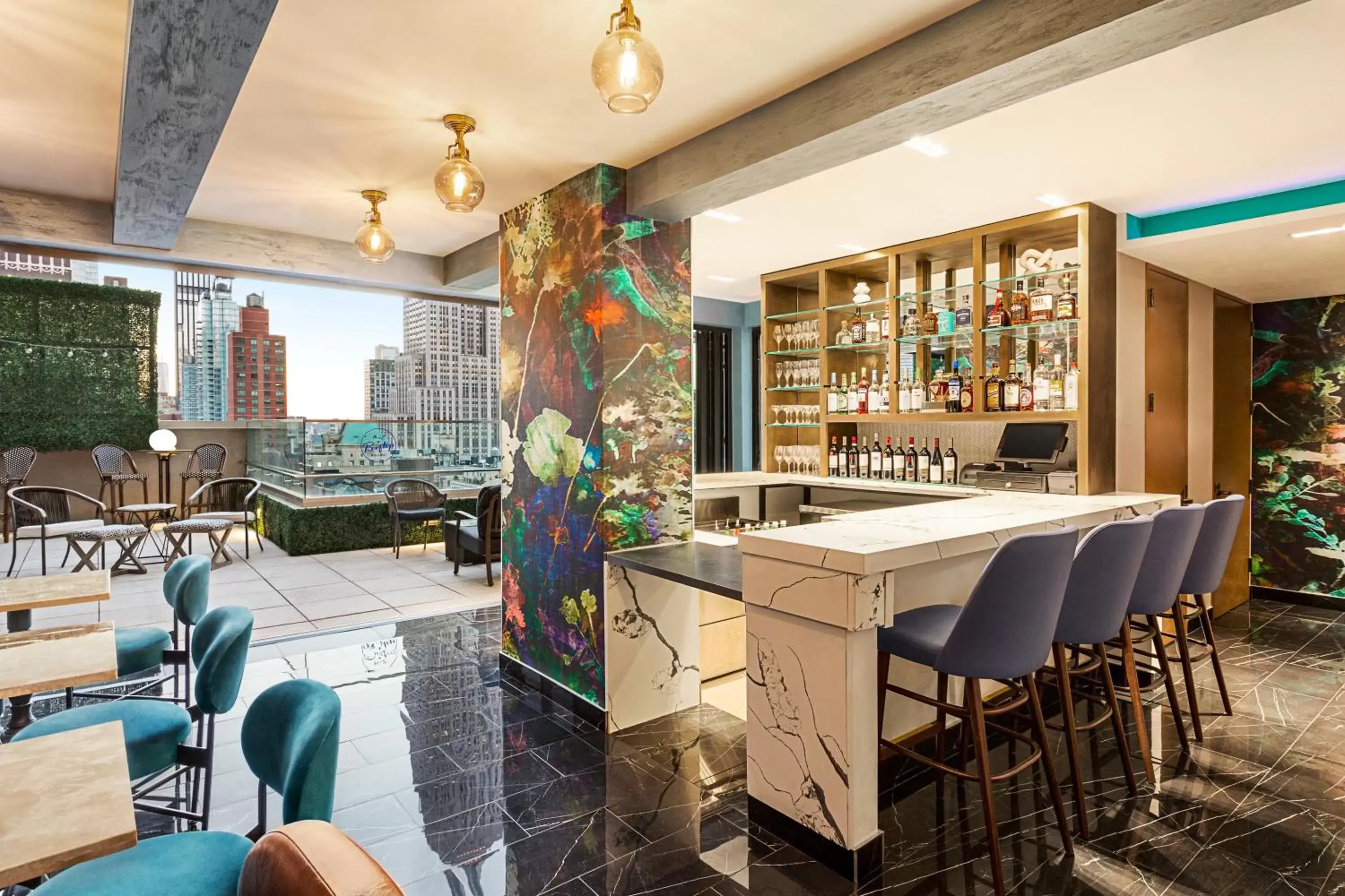 Balcony/Terrace, Lounge/Bar in Hyatt Centric Midtown 5th Avenue New York