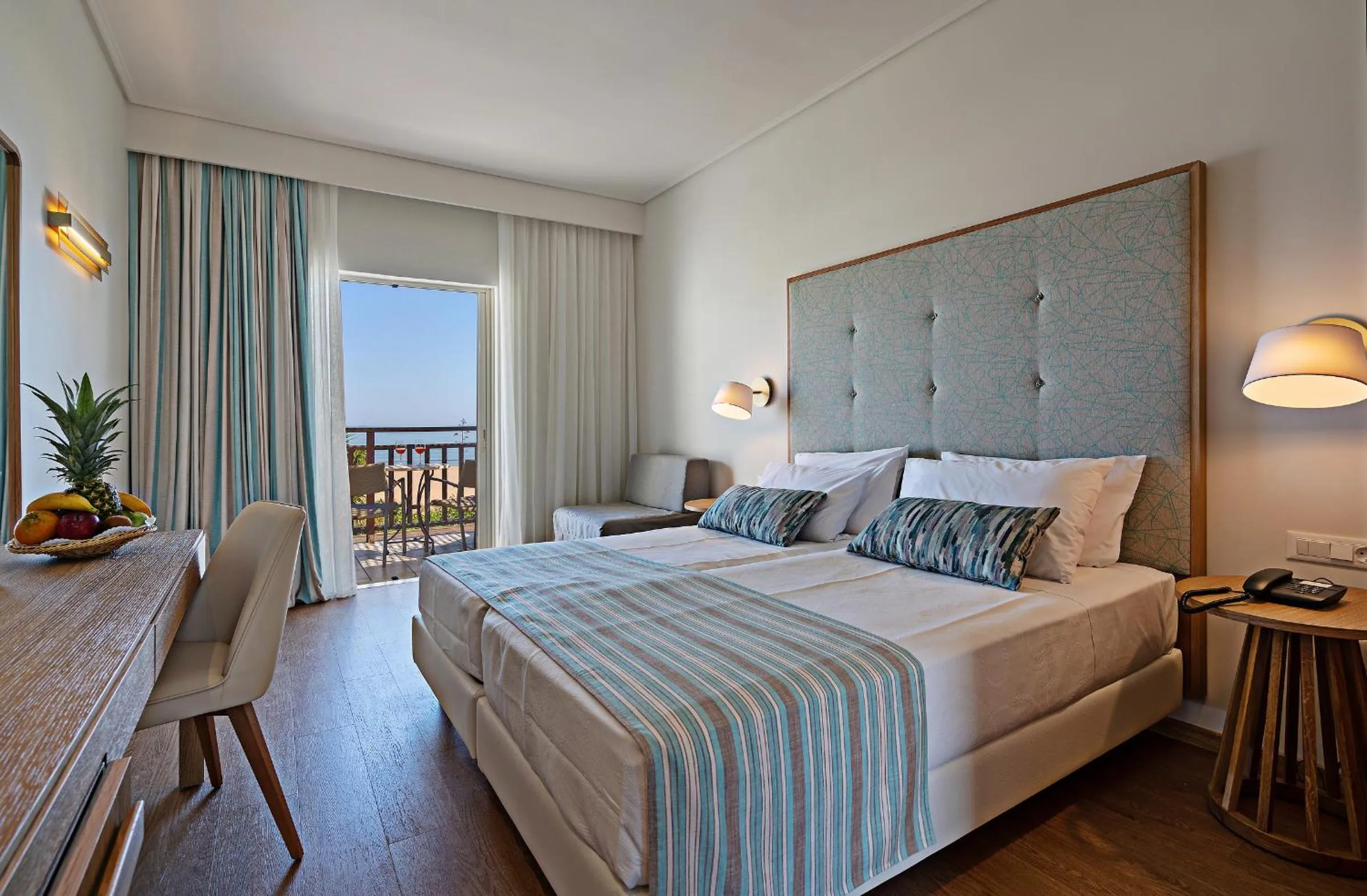 Bedroom, Bed in Pilot Beach Resort