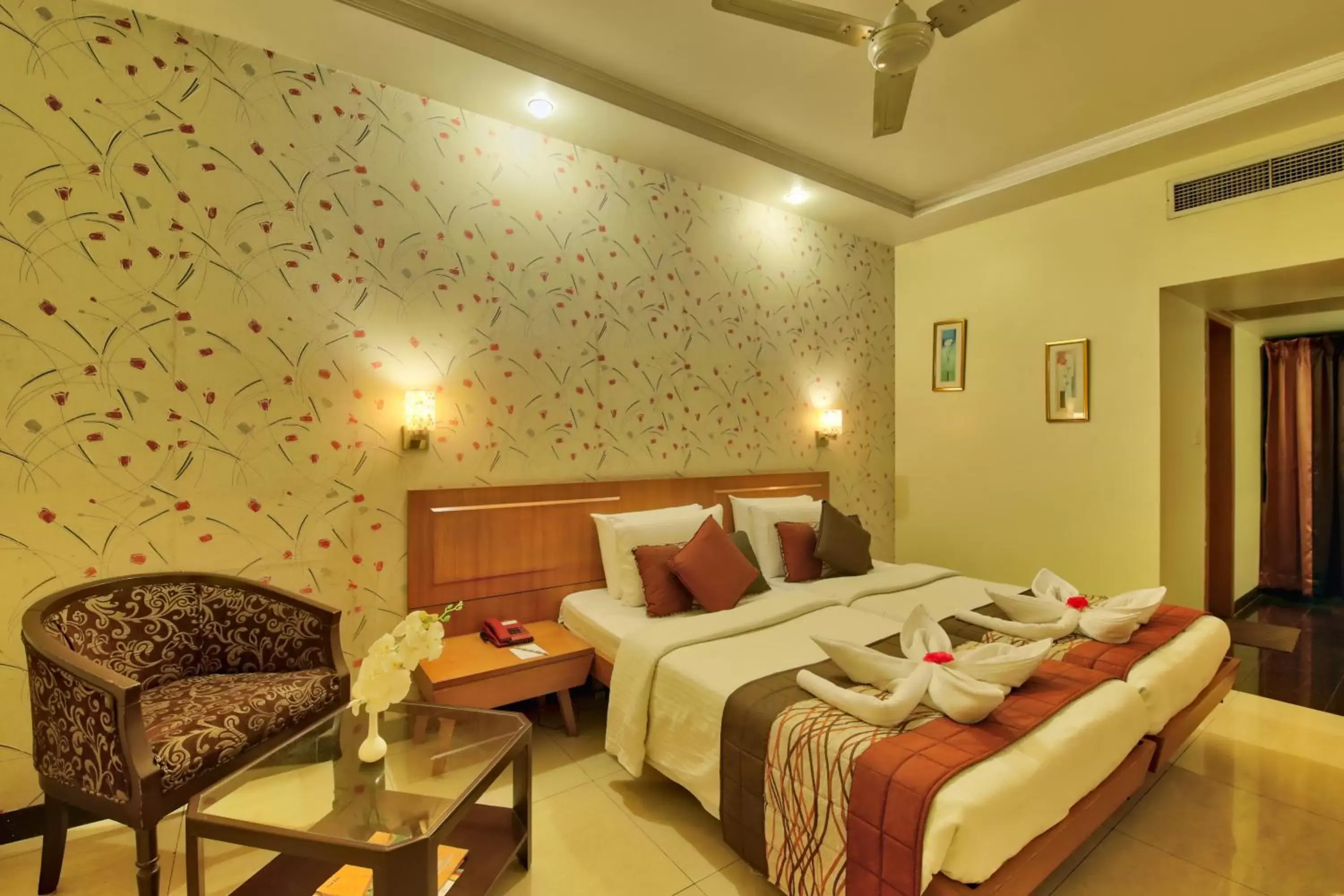 Bed in Vishwaratna Hotel Bed in Vishwaratna Hotel