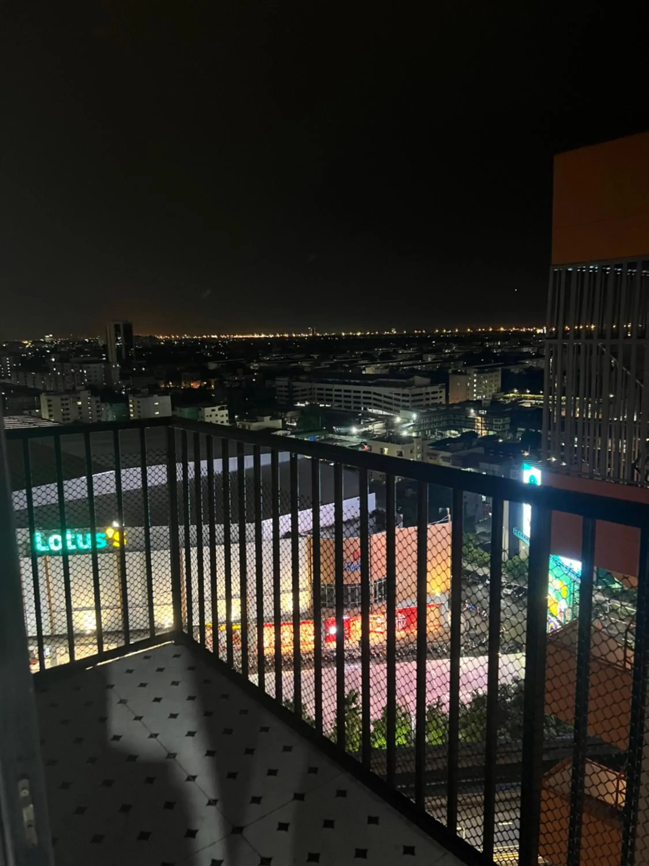 View (from property/room), Balcony/Terrace in Mall Suites Hotel
