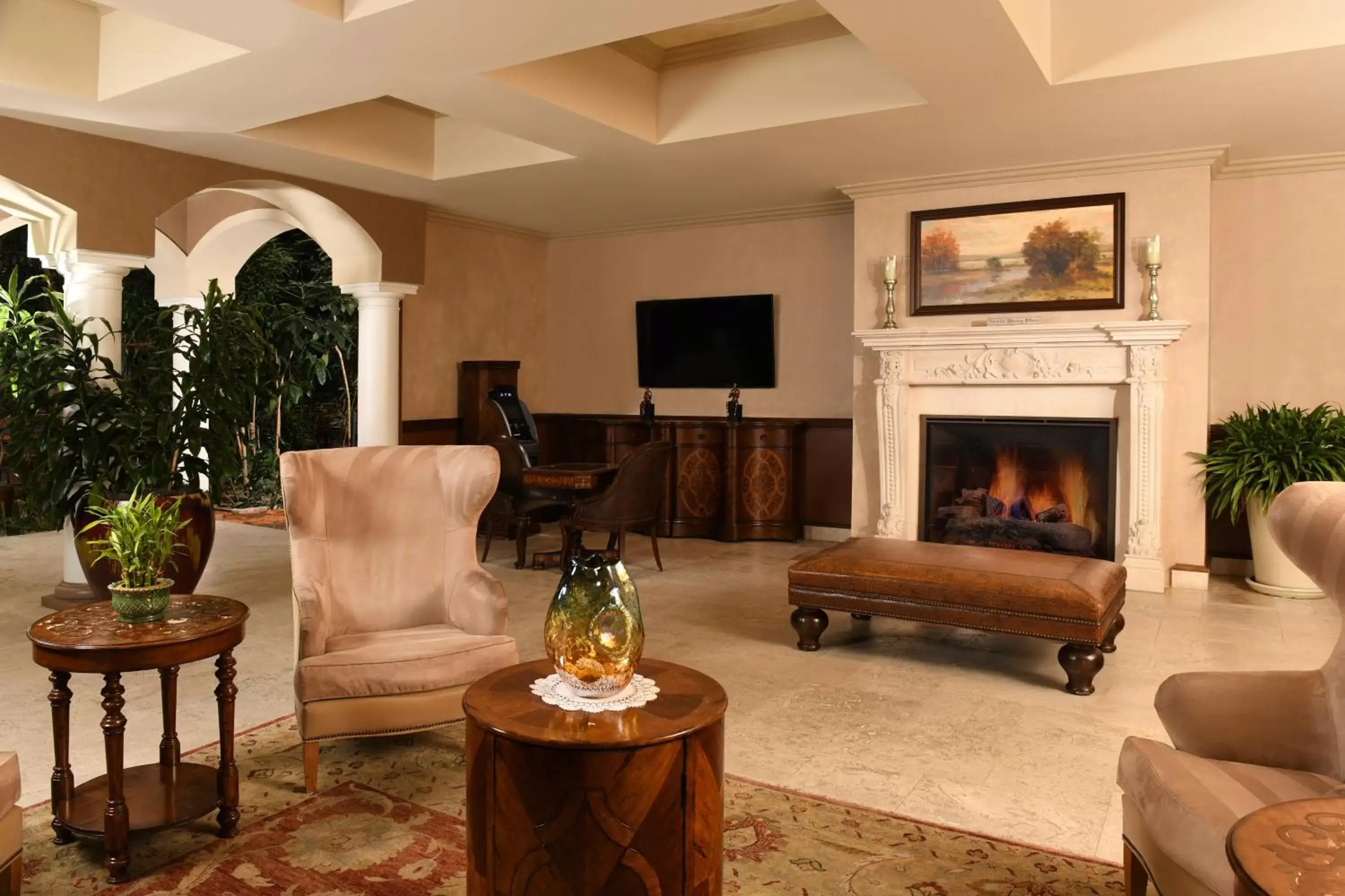 Living room, Seating Area in Woolley's Classic Suites Denver Airport