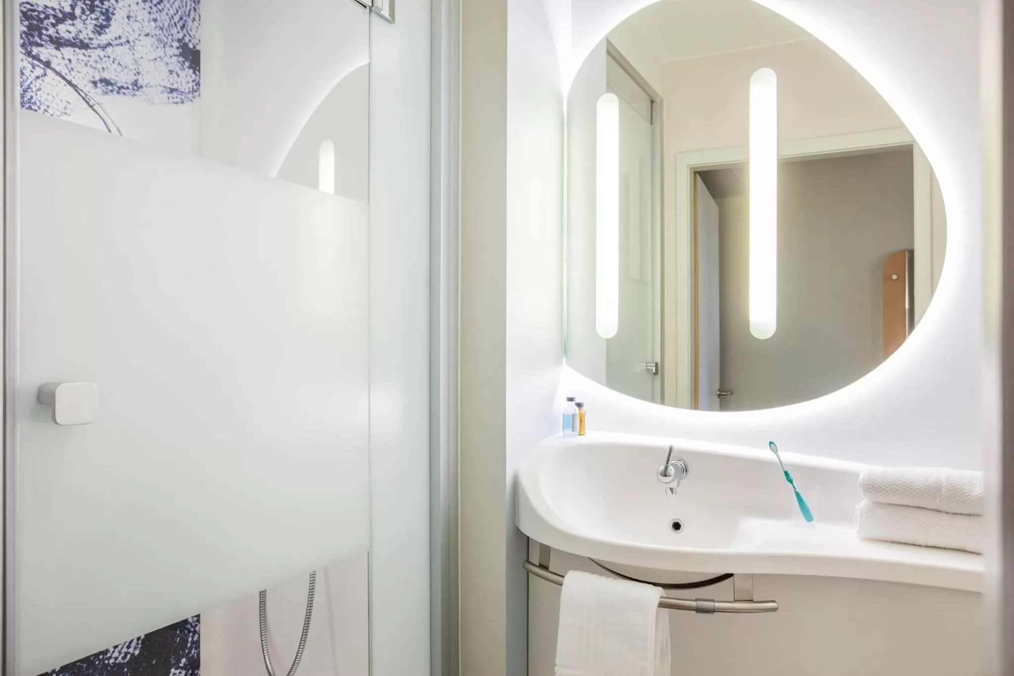 Bathroom in Ibis Budget Mulhouse Centre Gare