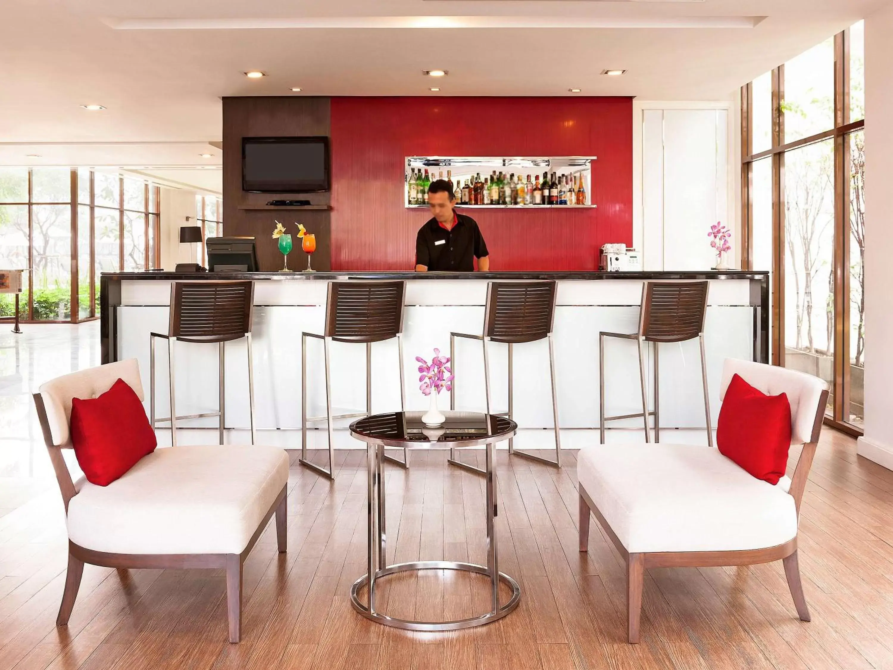 Lounge or bar, Lobby/Reception in Ibis Bangkok Riverside