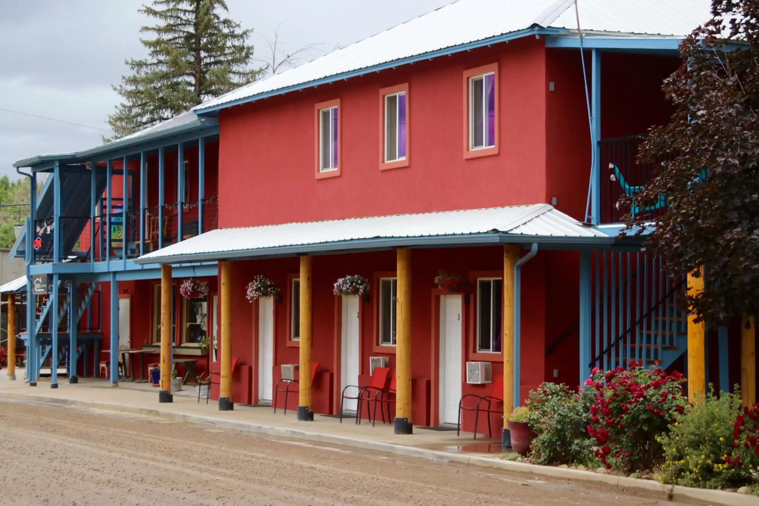 Property Building in Mancos Inn