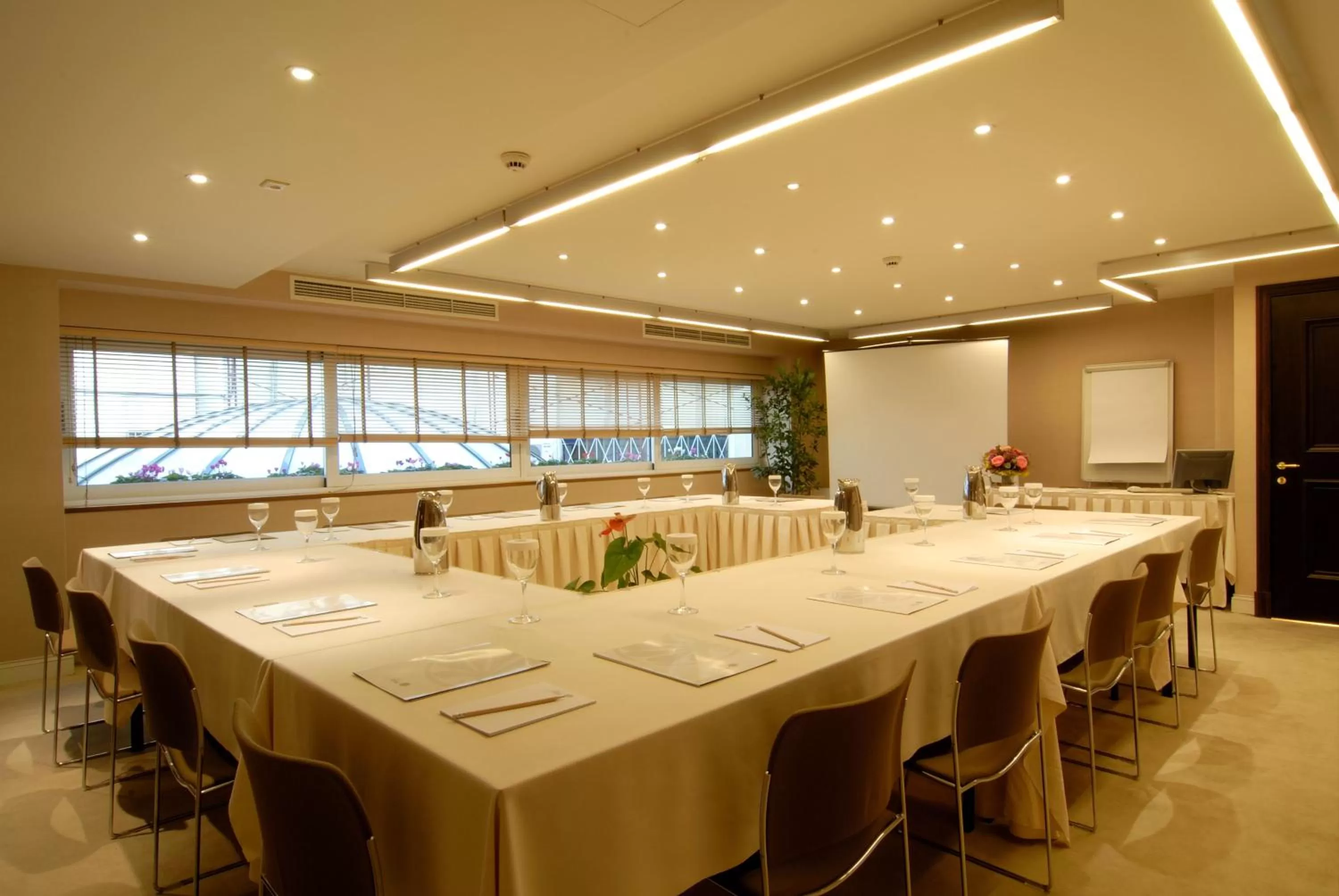 Business facilities in Hera Hotel