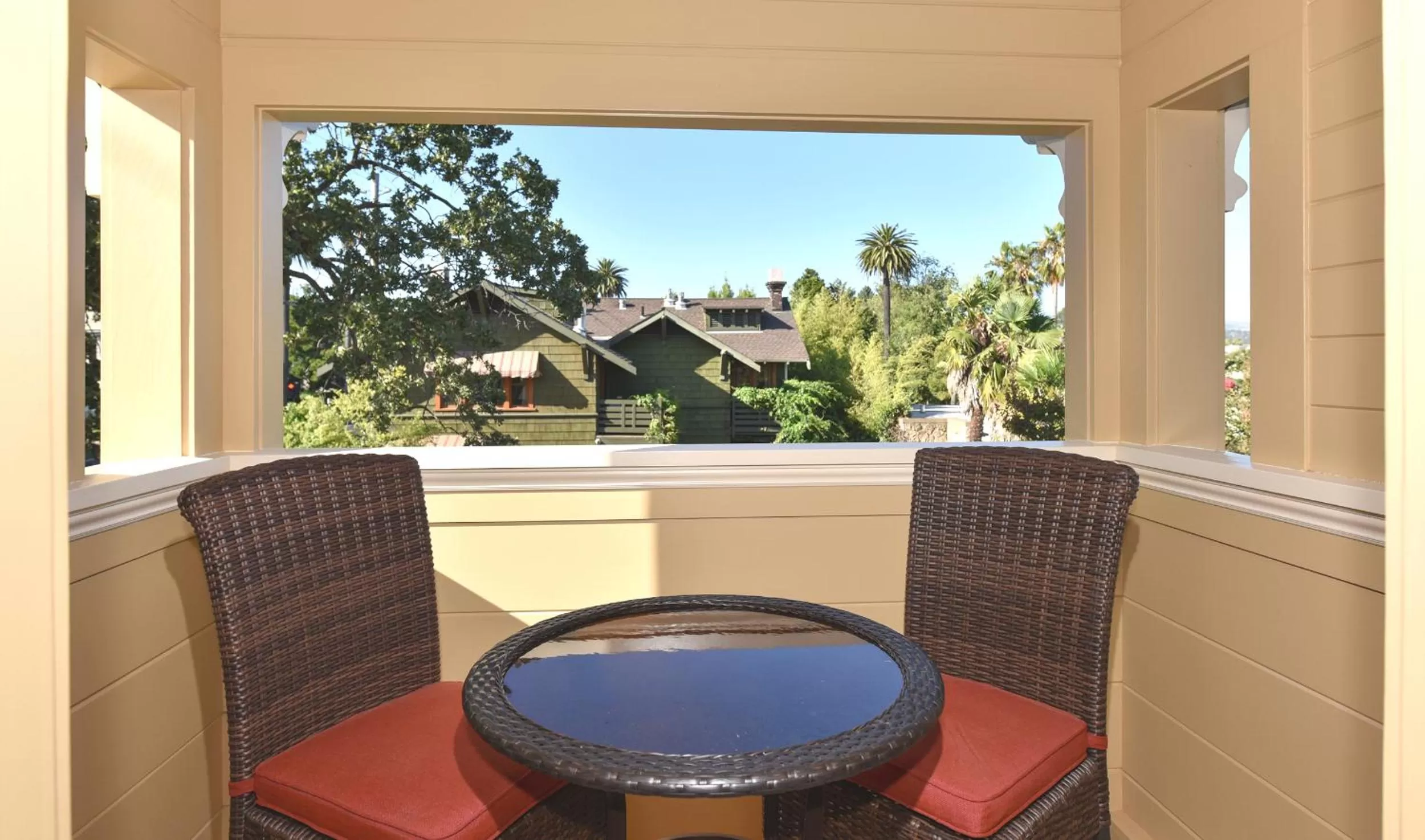 Patio in Blackbird Inn