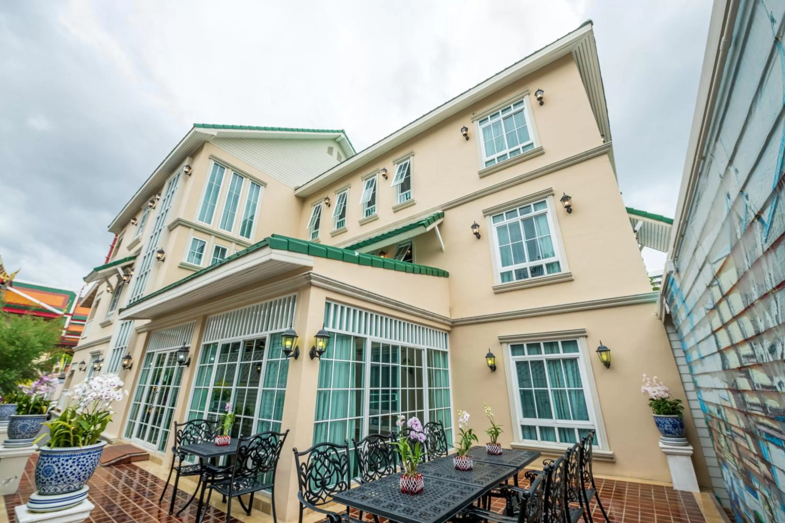 Property building in The Orchid House 153