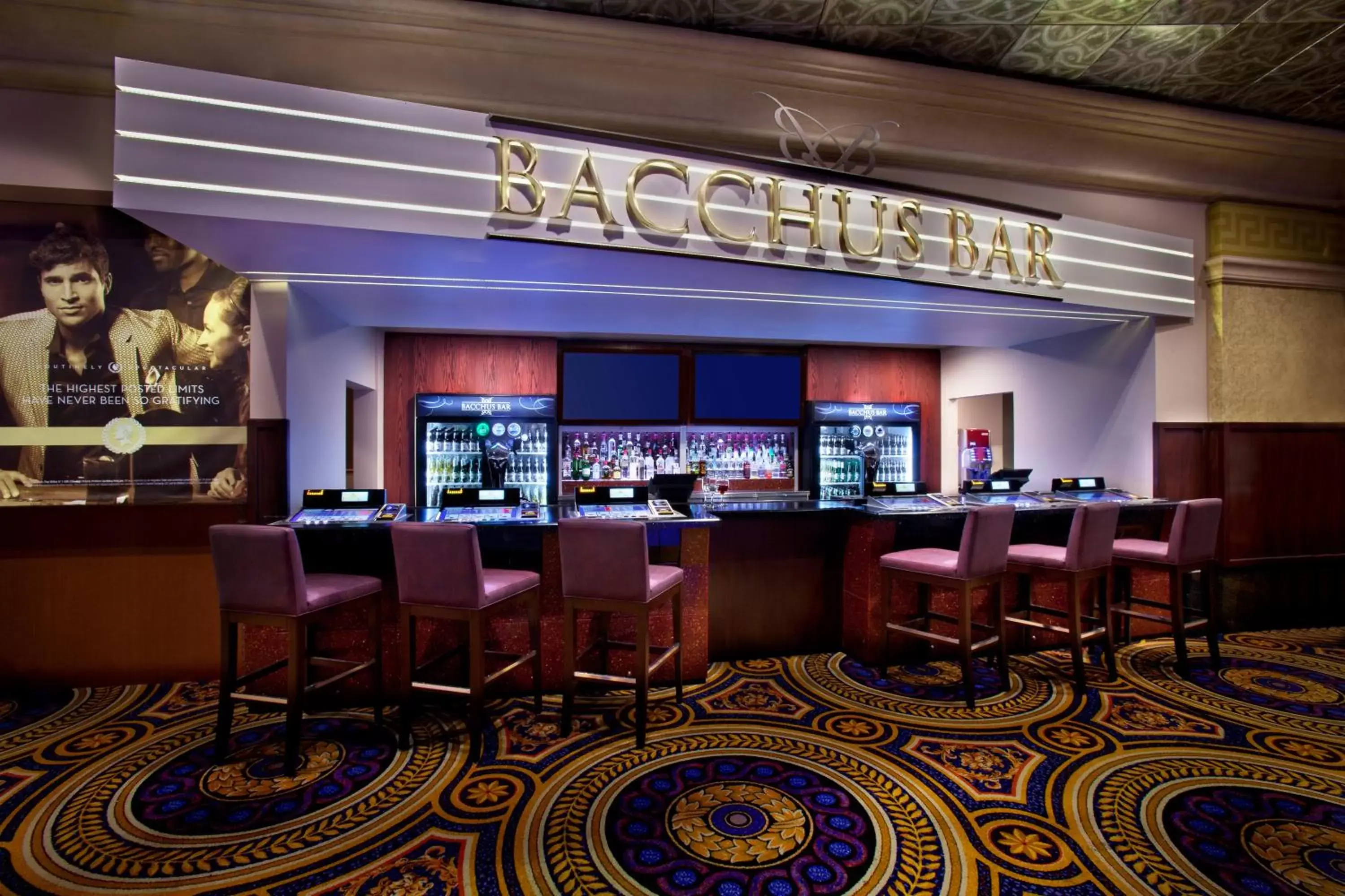 Lounge or bar in Caesars Windsor Hotel and Casino