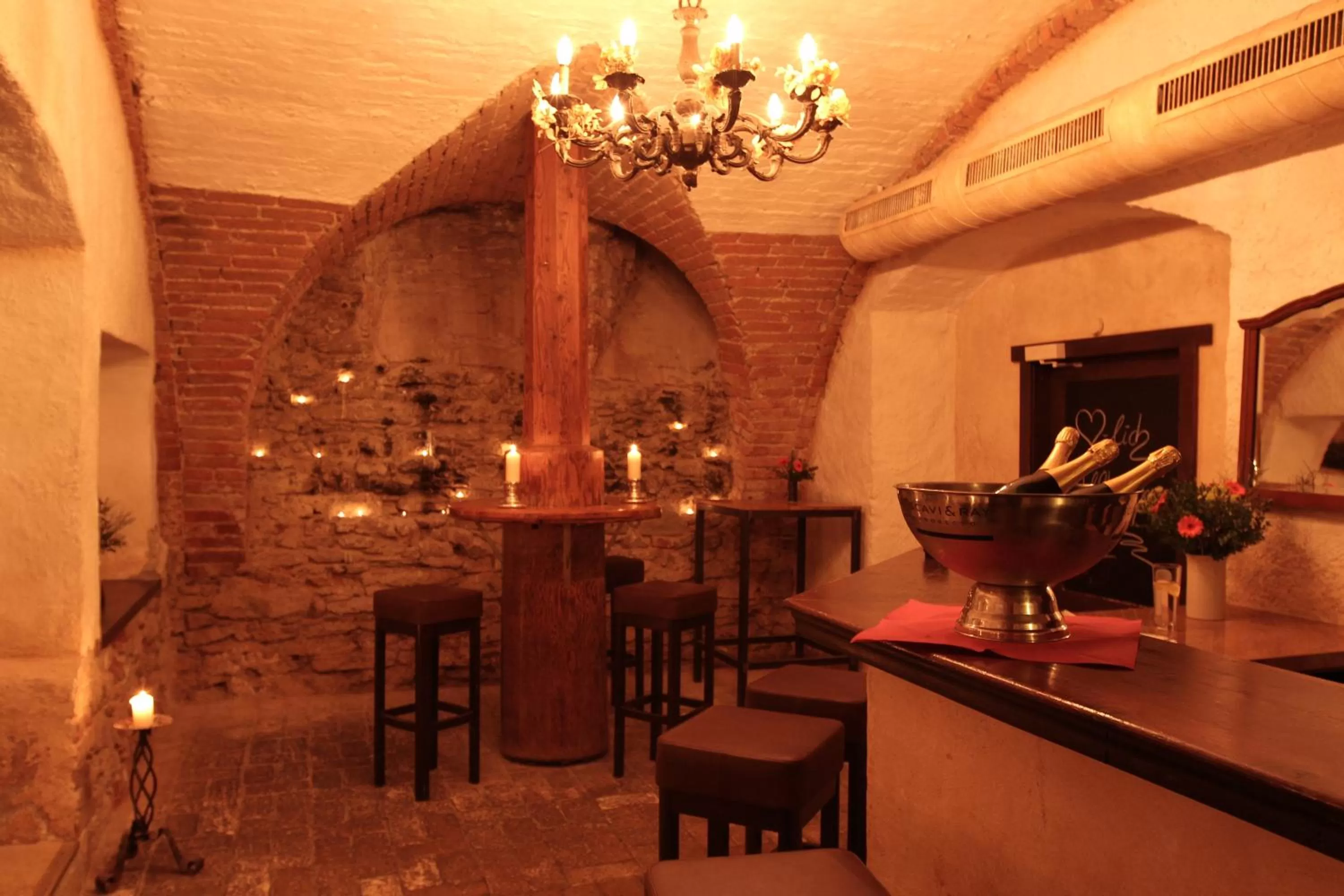 Restaurant/places to eat in Landhotel Hirsch