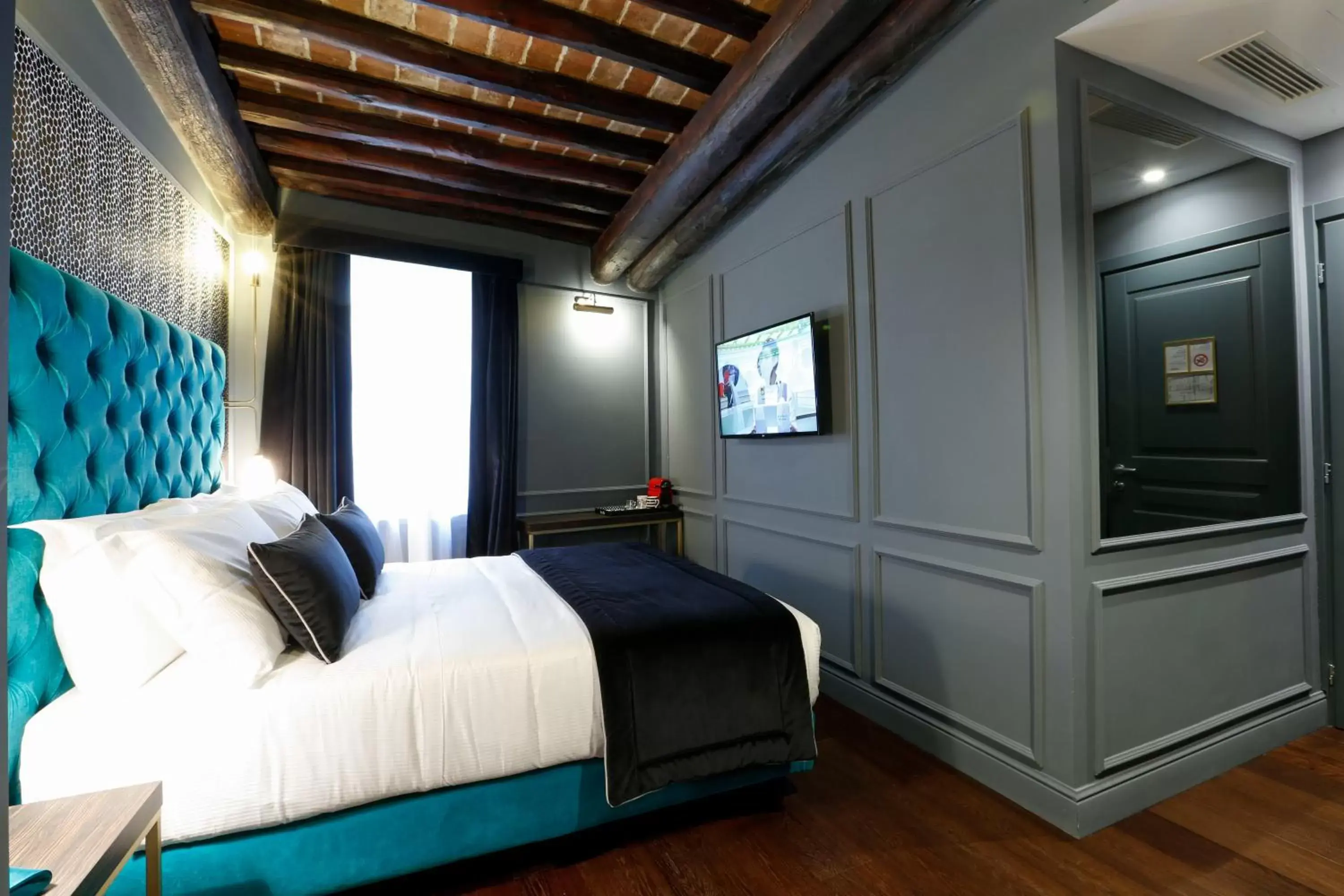 Shower, Bed in Saint B Boutique Hotel STB