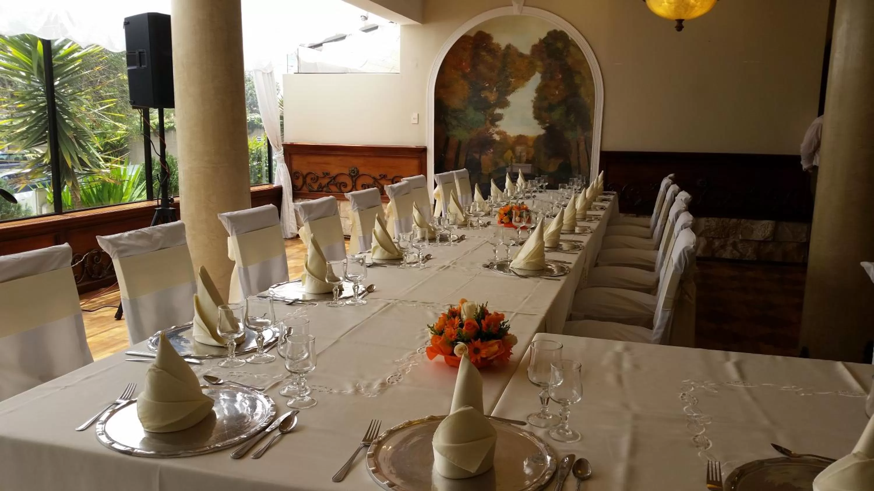 Restaurant/places to eat in Hotel Florida