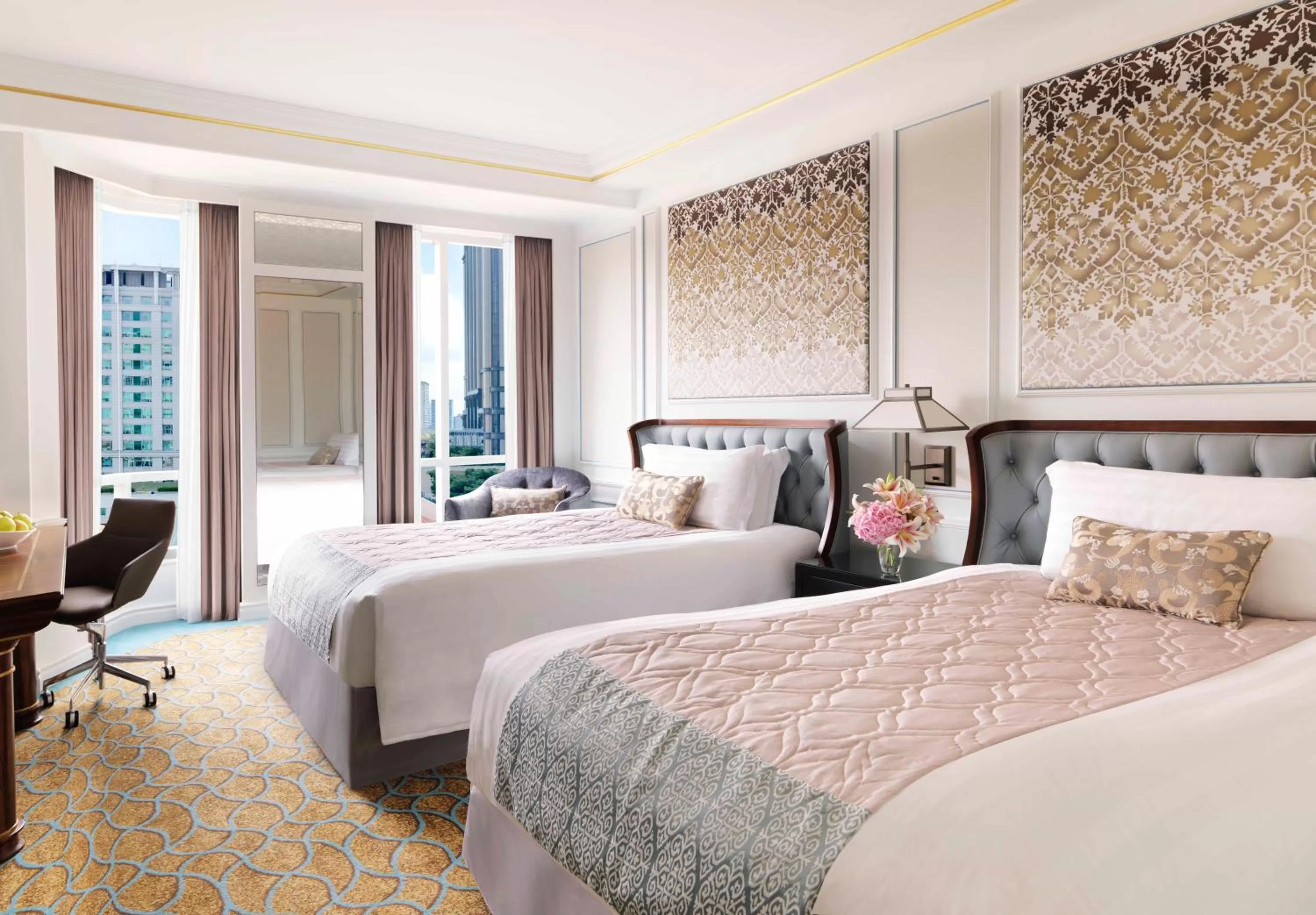 Photo of the whole room, Bed in InterContinental Singapore by IHG