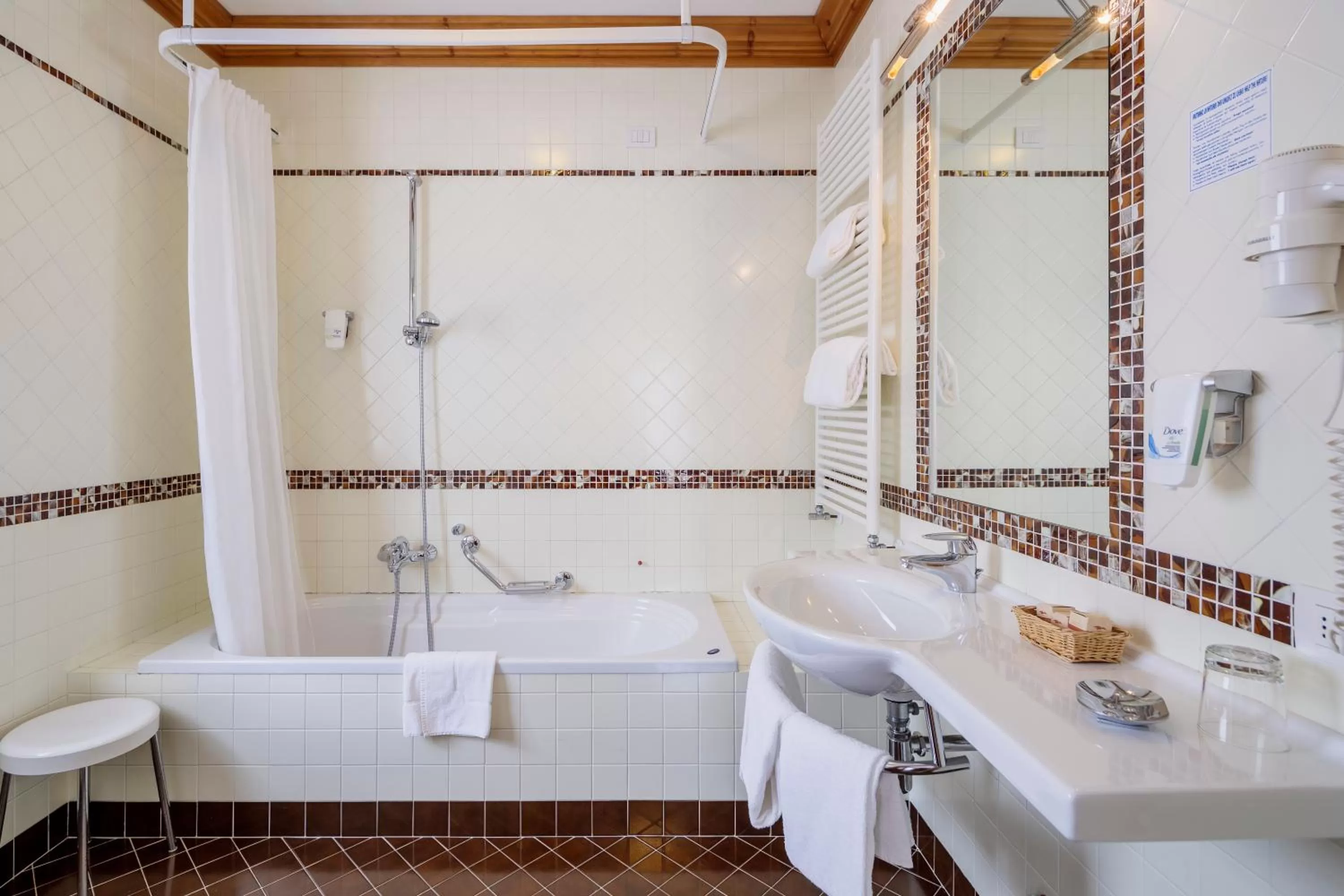 Bathroom in Hotel Aquila