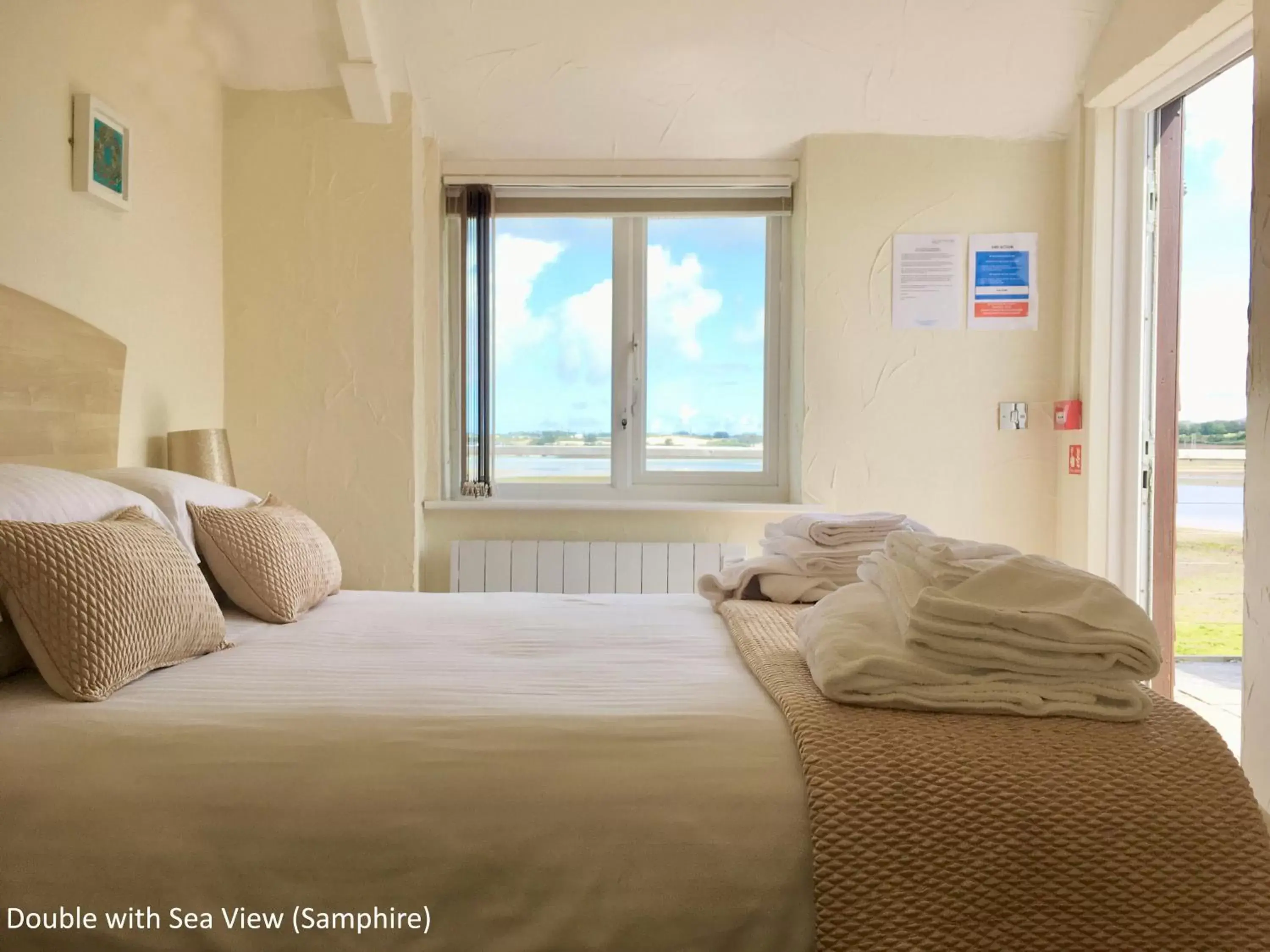 Bedroom in The Old Quay House