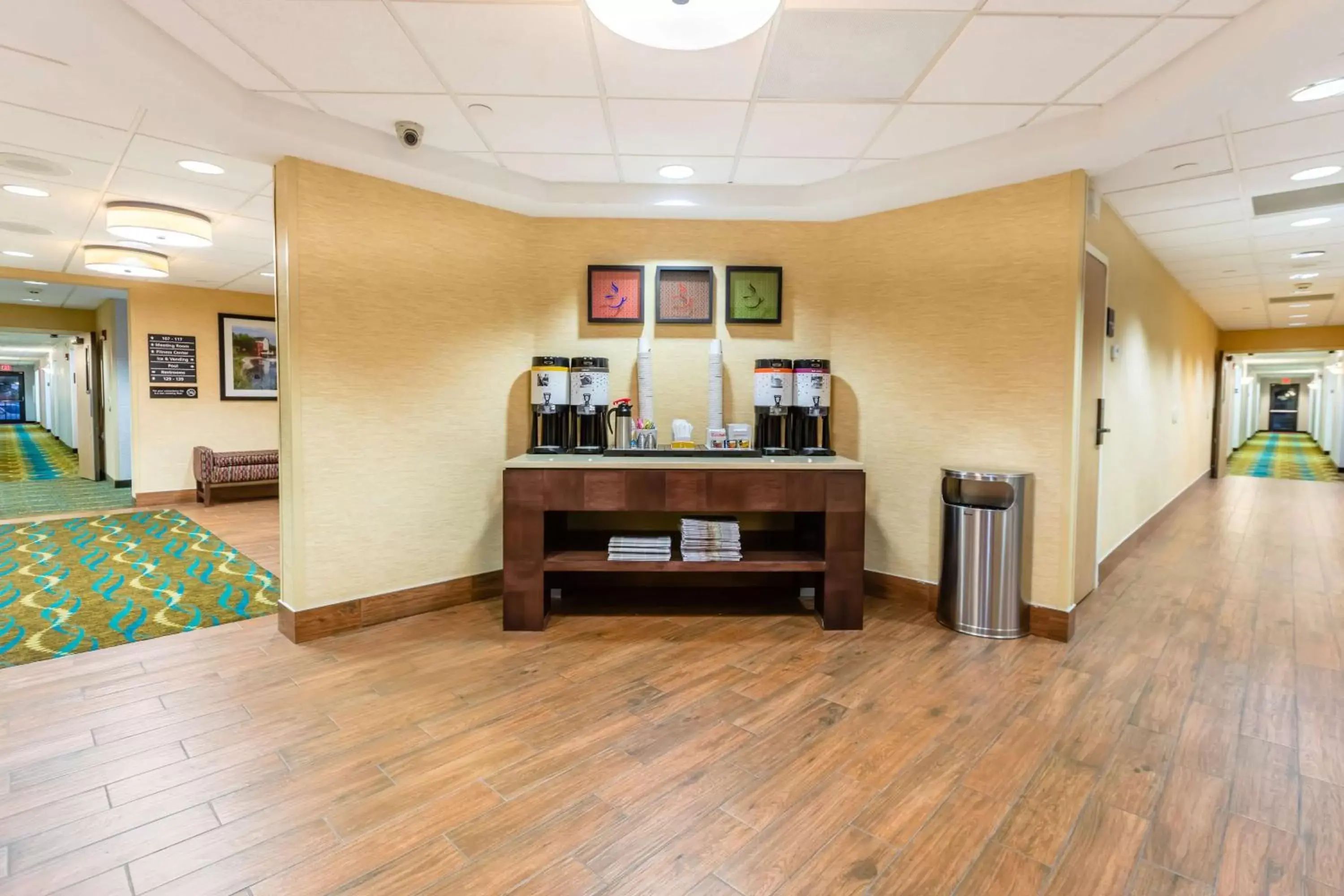 Lobby or reception in Hampton Inn St Charles St Peters Lobby or reception in Hampton Inn St Charles St Peters