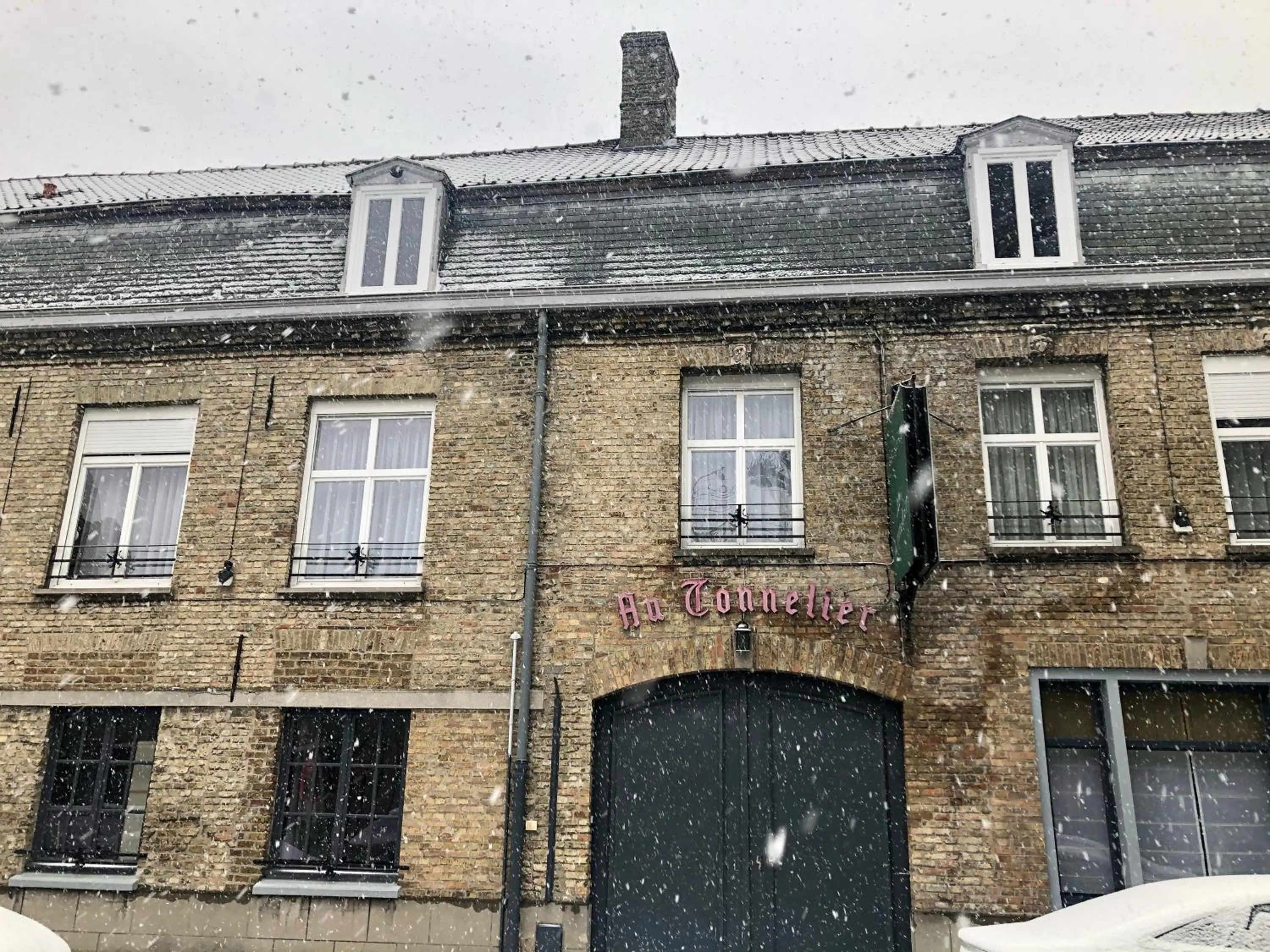 Facade/entrance in Hôtel - Restaurant Au Tonnelier