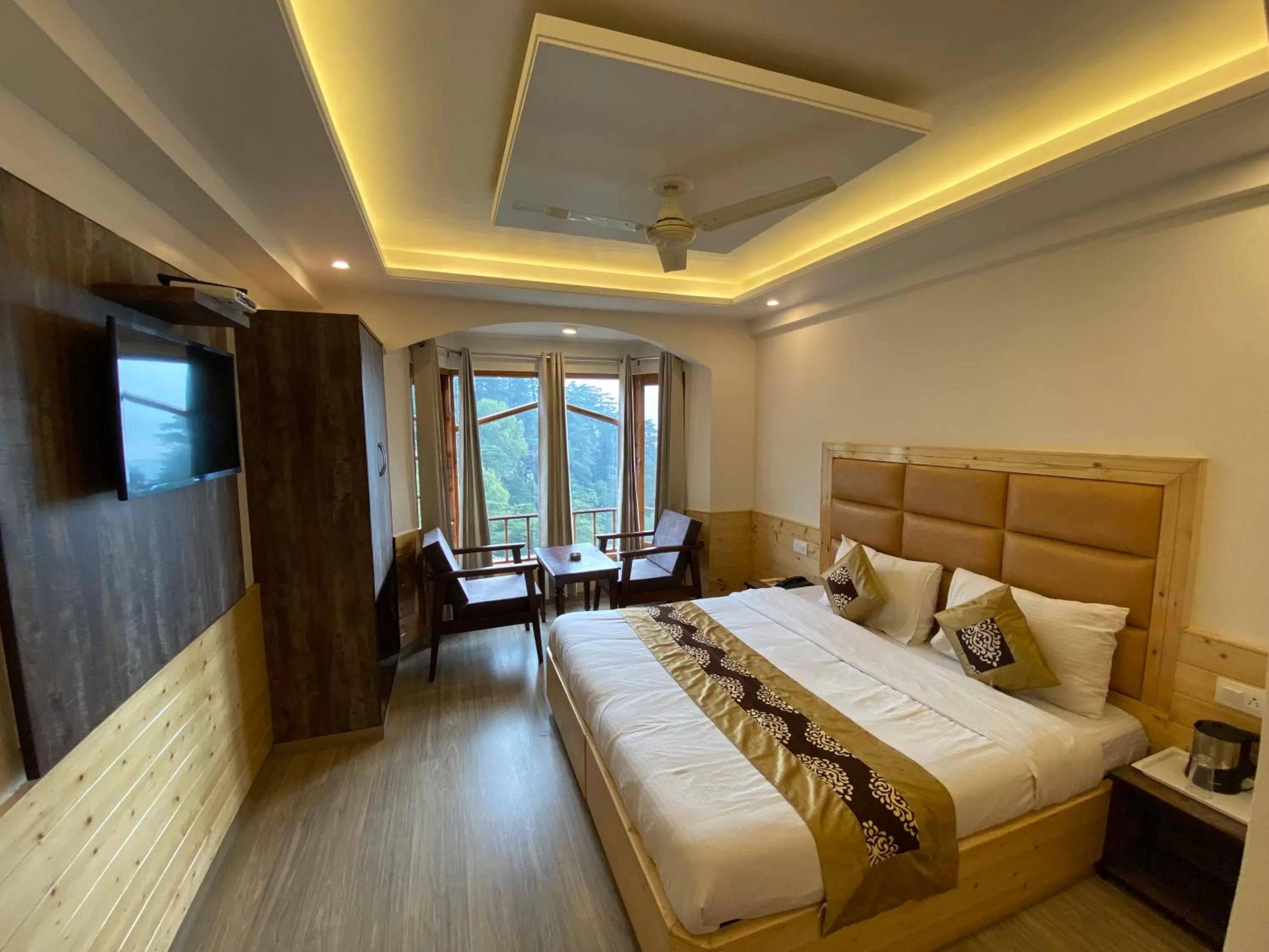 View (from property/room), Bed in Hotel Silverine