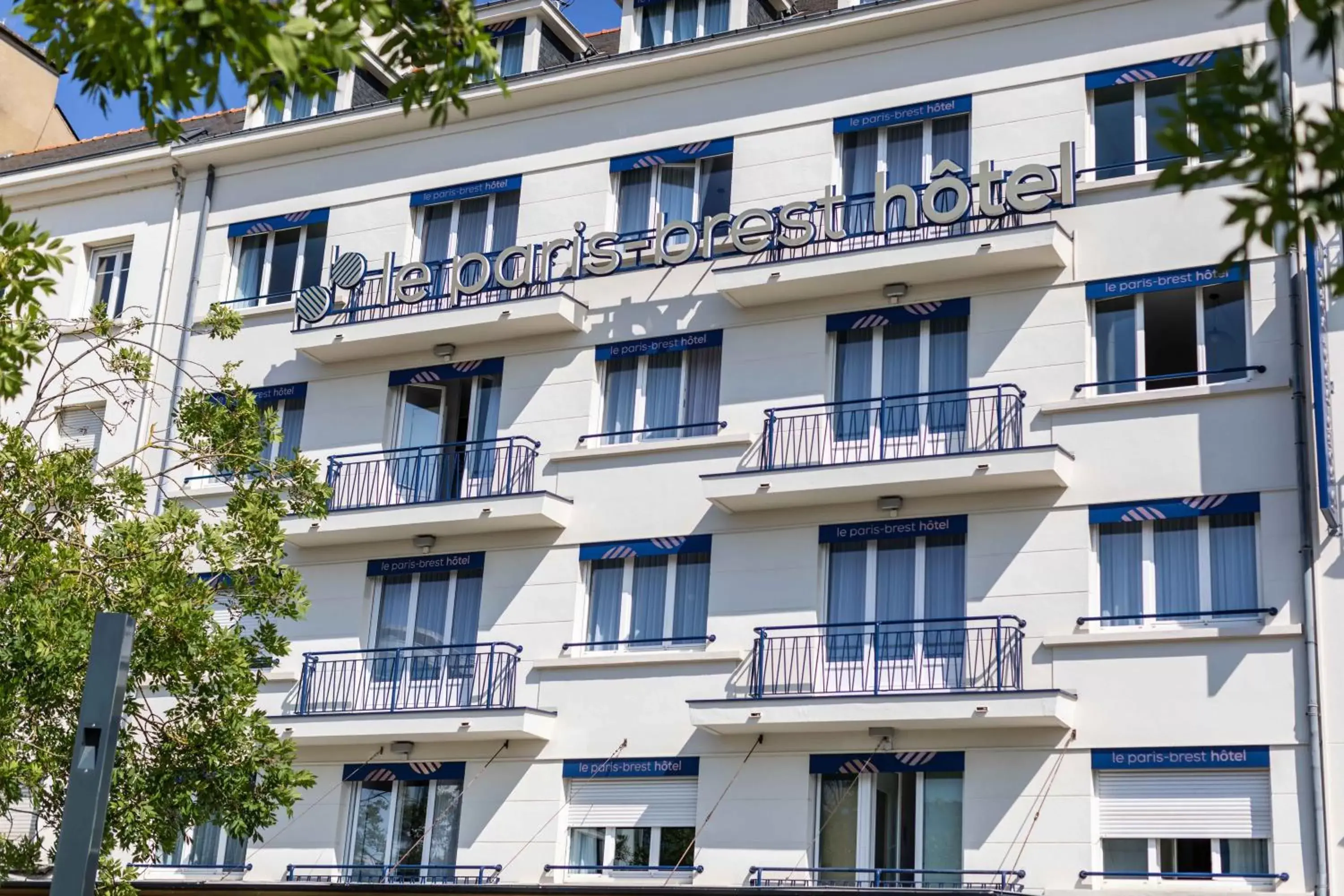 Property Building in le paris brest hotel