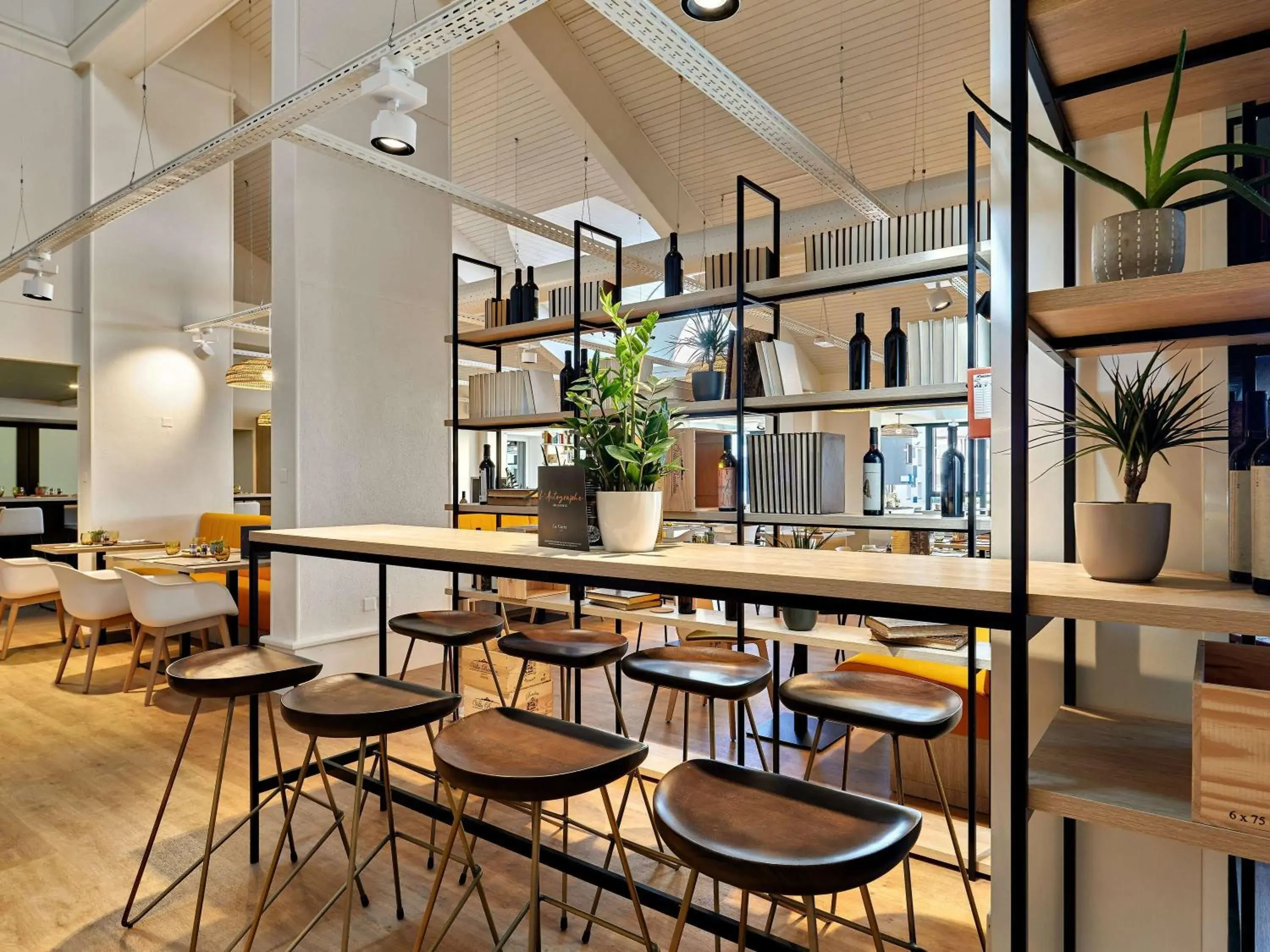 Restaurant/places to eat, Lounge/Bar in ibis Styles La Roche-sur-Yon