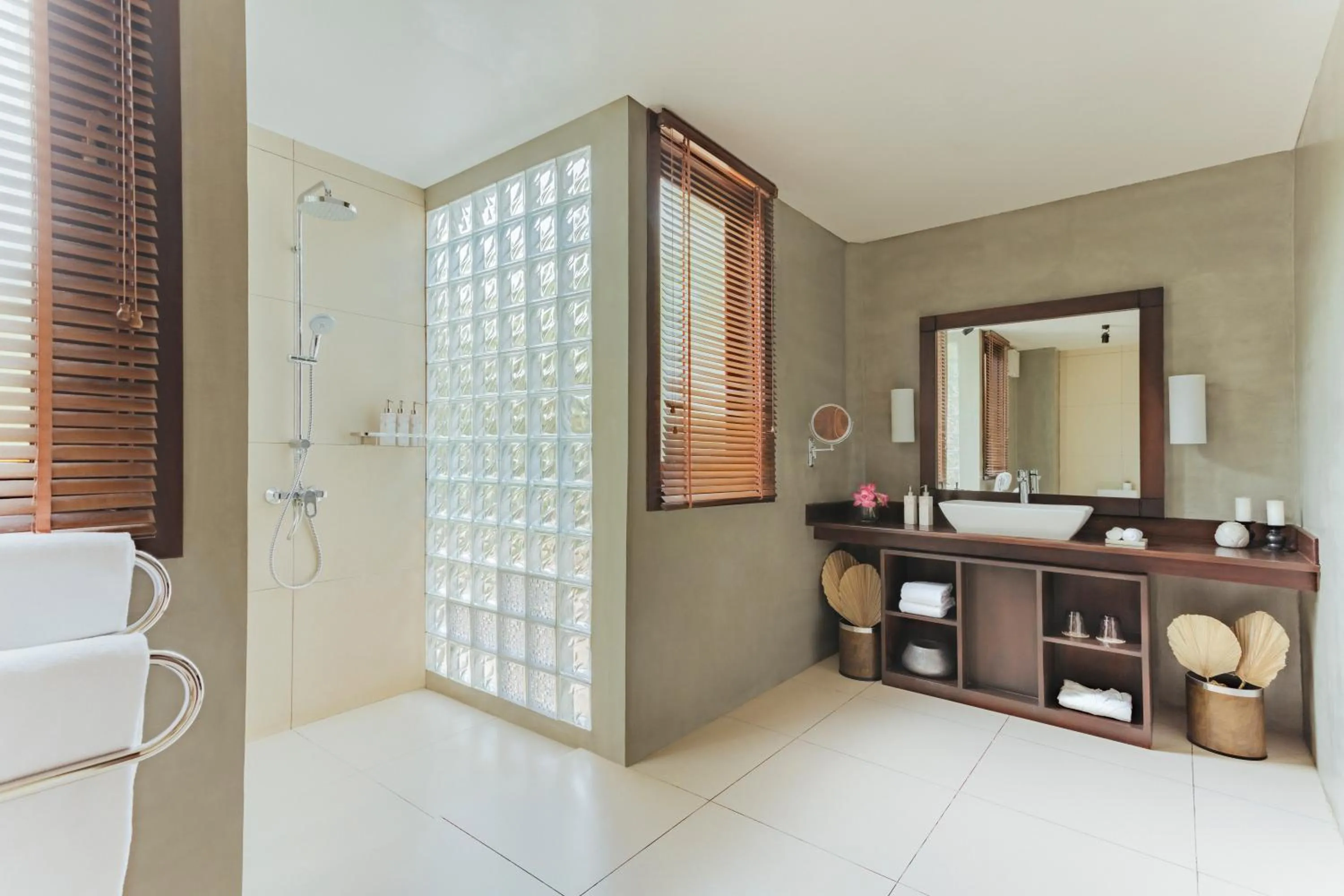 Bathroom in Uga Jungle Beach - Trincomalee