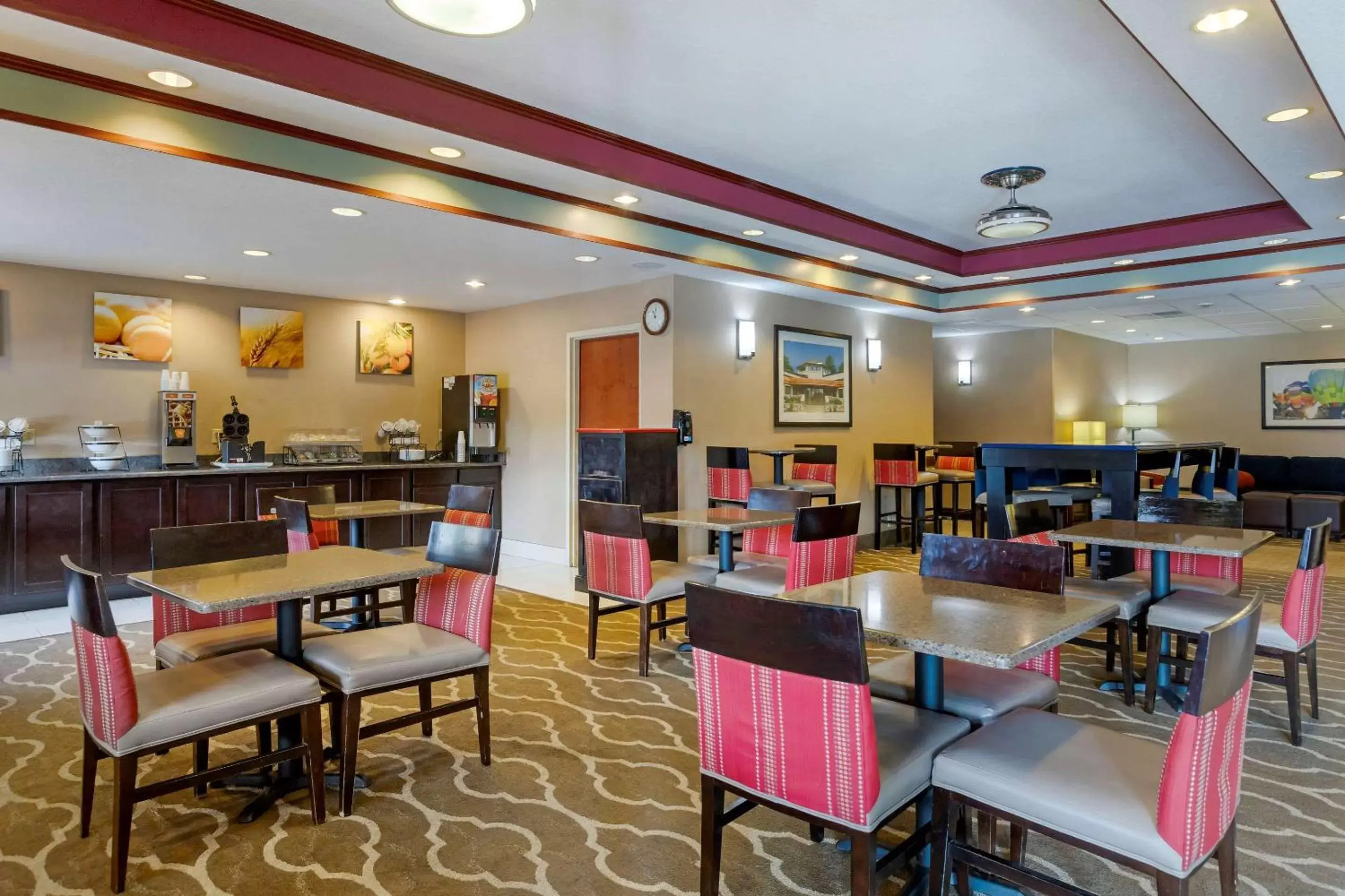 Restaurant/Places to Eat in Comfort Inn & Suites - Jackson