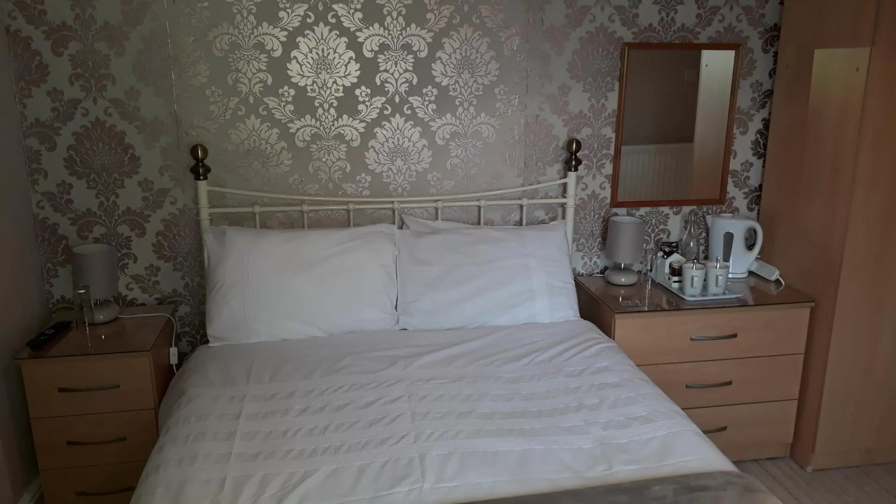 Bedroom, Bed in Branstone Guest House