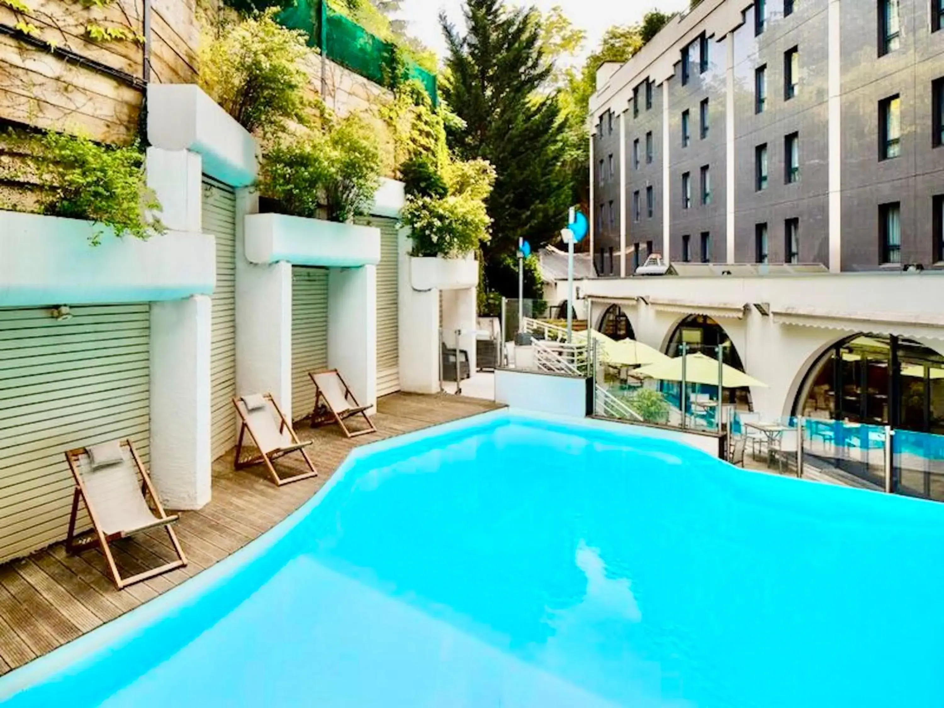 Patio, Swimming Pool in Holiday Inn Lyon Vaise, an IHG Hotel