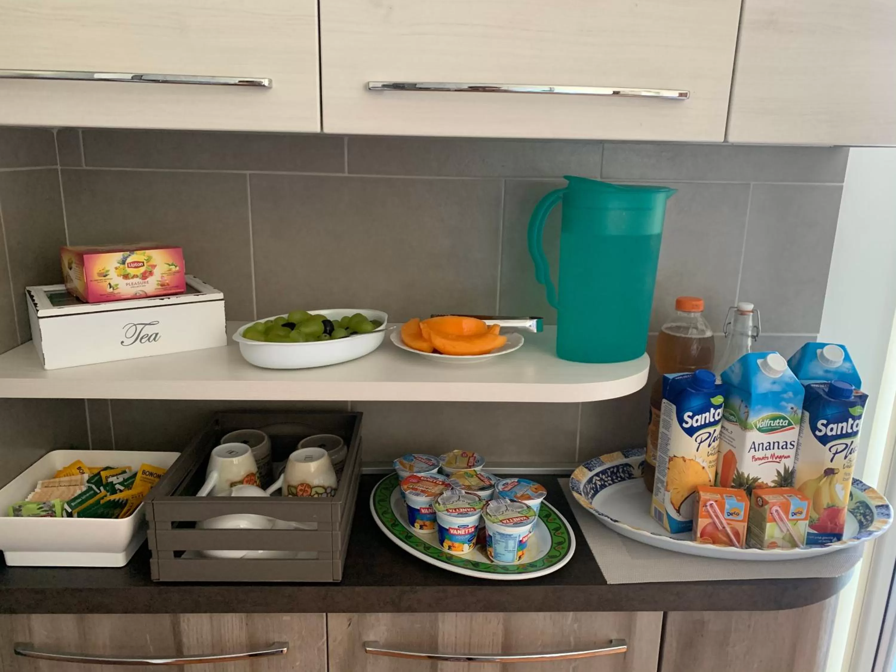 Communal kitchen in B&b Cefalù