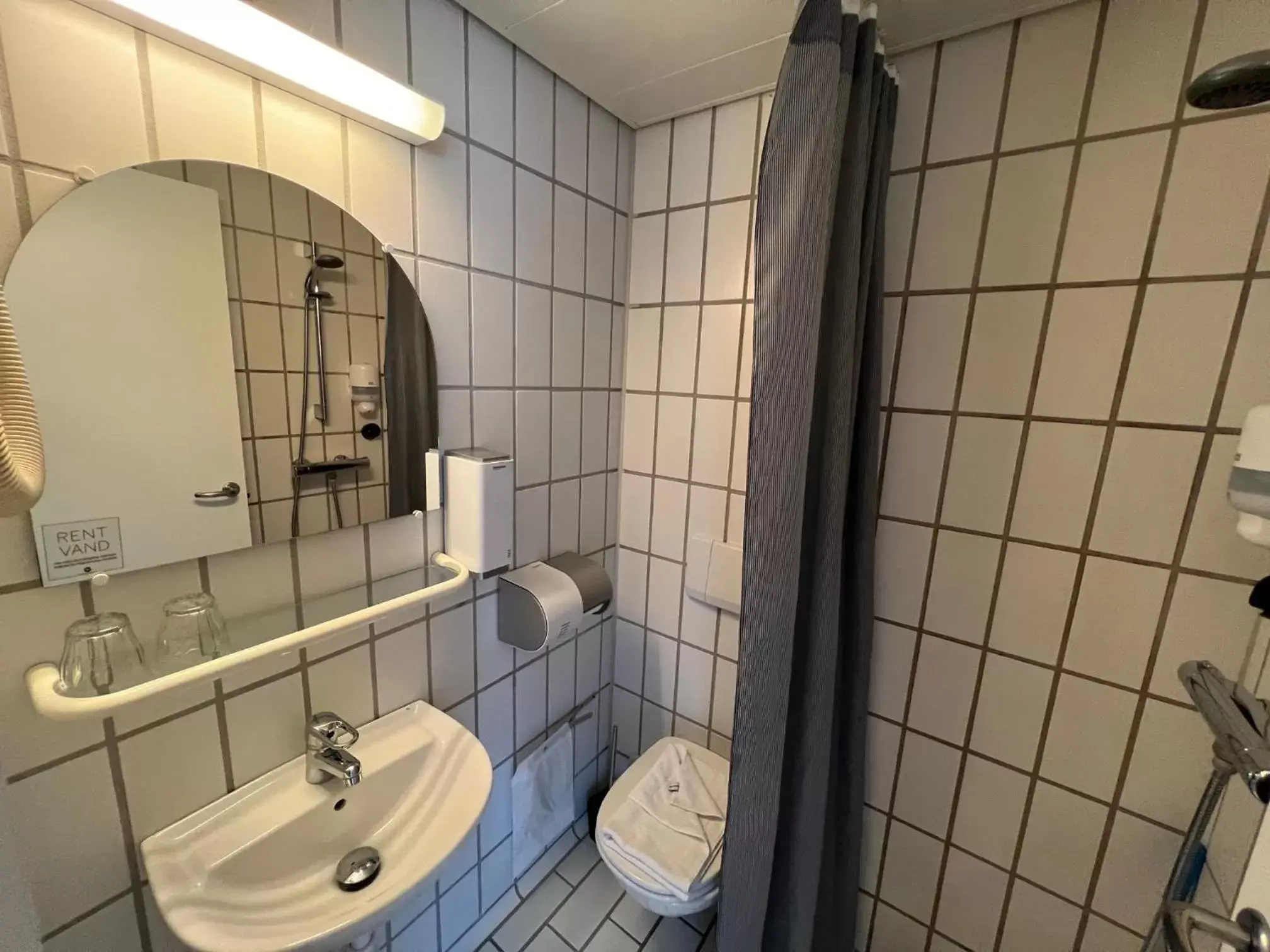 Toilet, Bathroom in Hotel Frederikshavn
