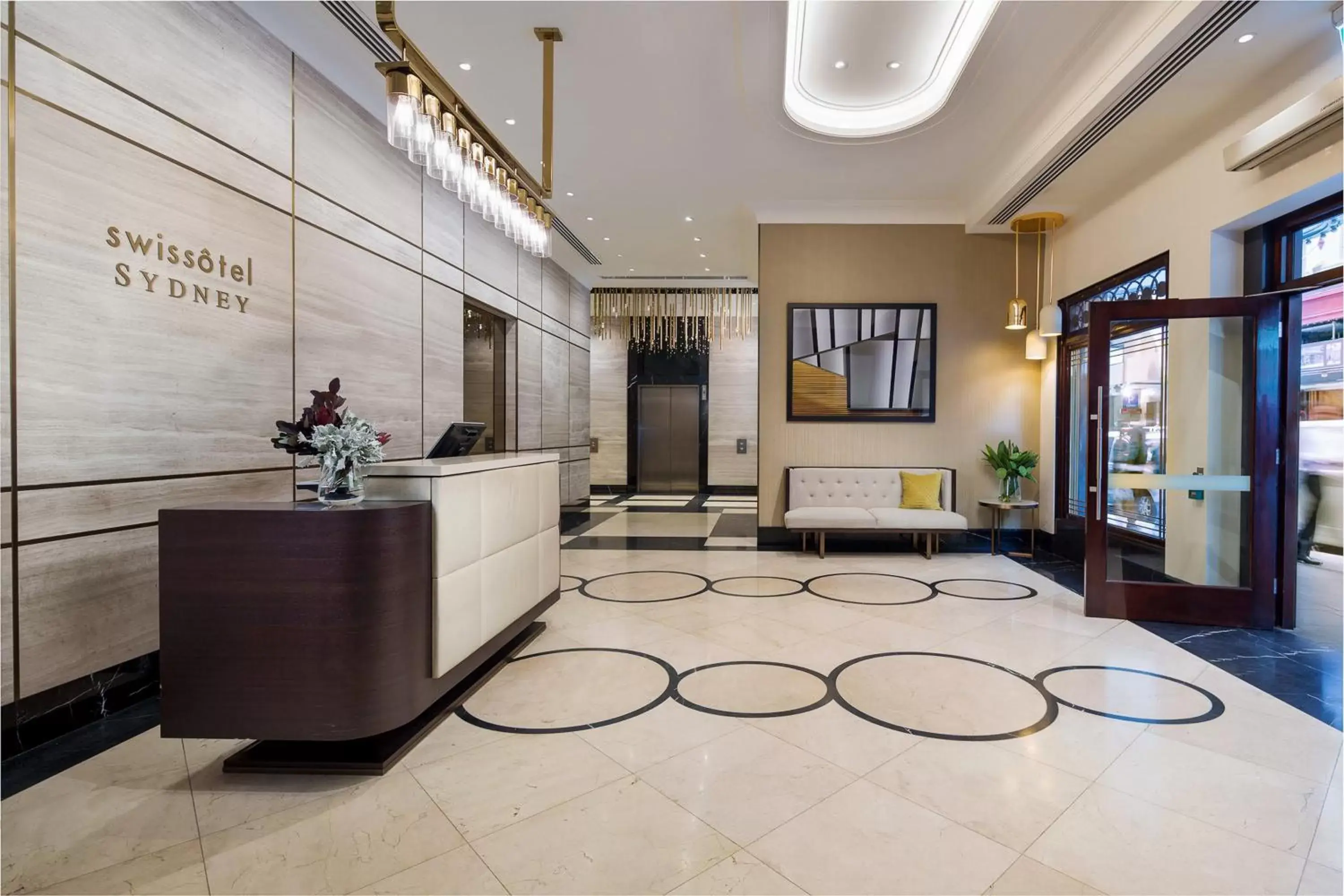 Facade/entrance, Lobby/Reception in Swissotel Sydney