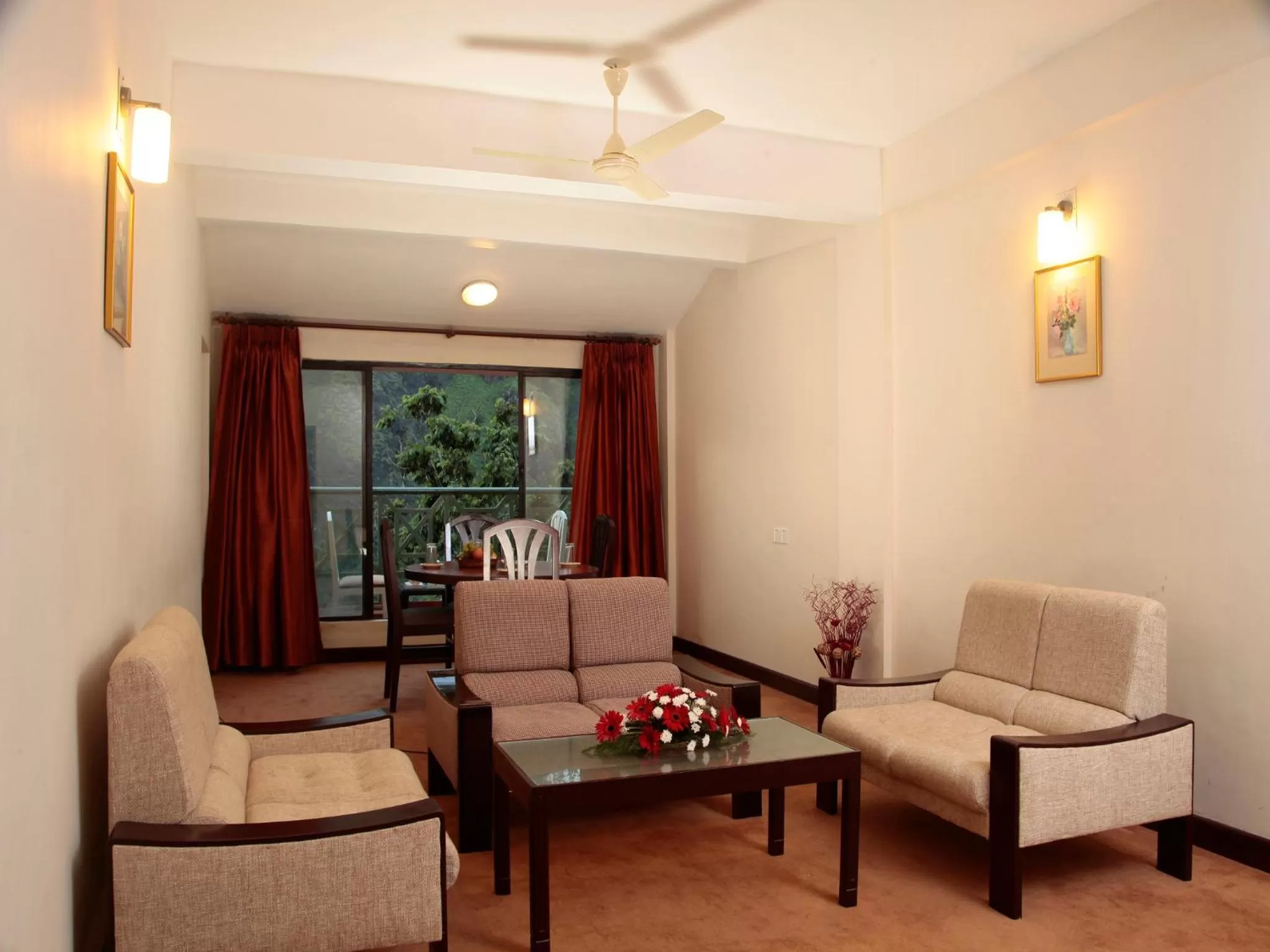 Communal lounge/ TV room in Abad Copper Castle Resort